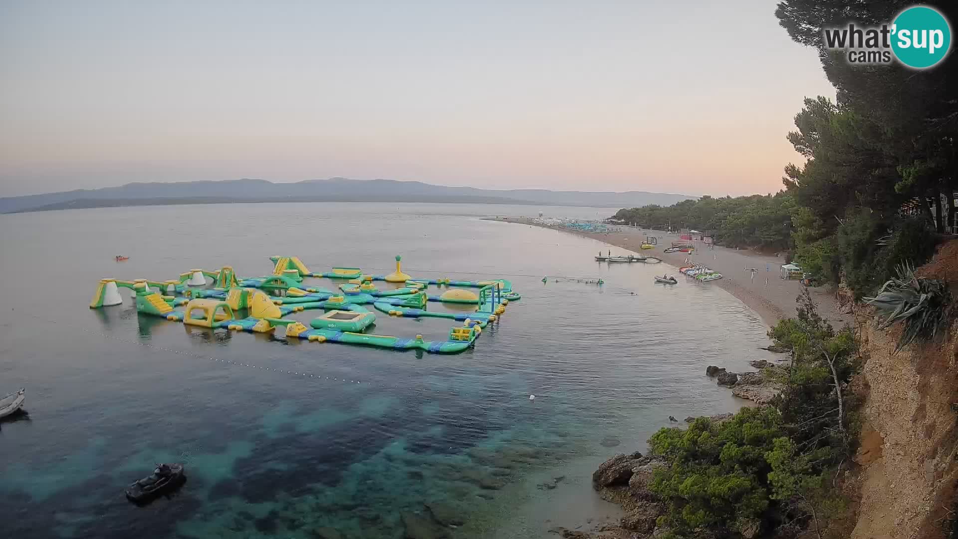 Web kamera Bol Zlatni Rat – Pogled uživo s otoka Brača