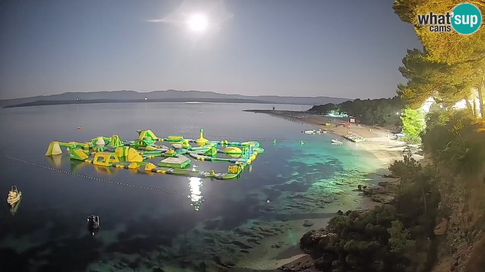 Spletna kamera Bol Zlatni Rat – Pogled v živo z otoka Brač