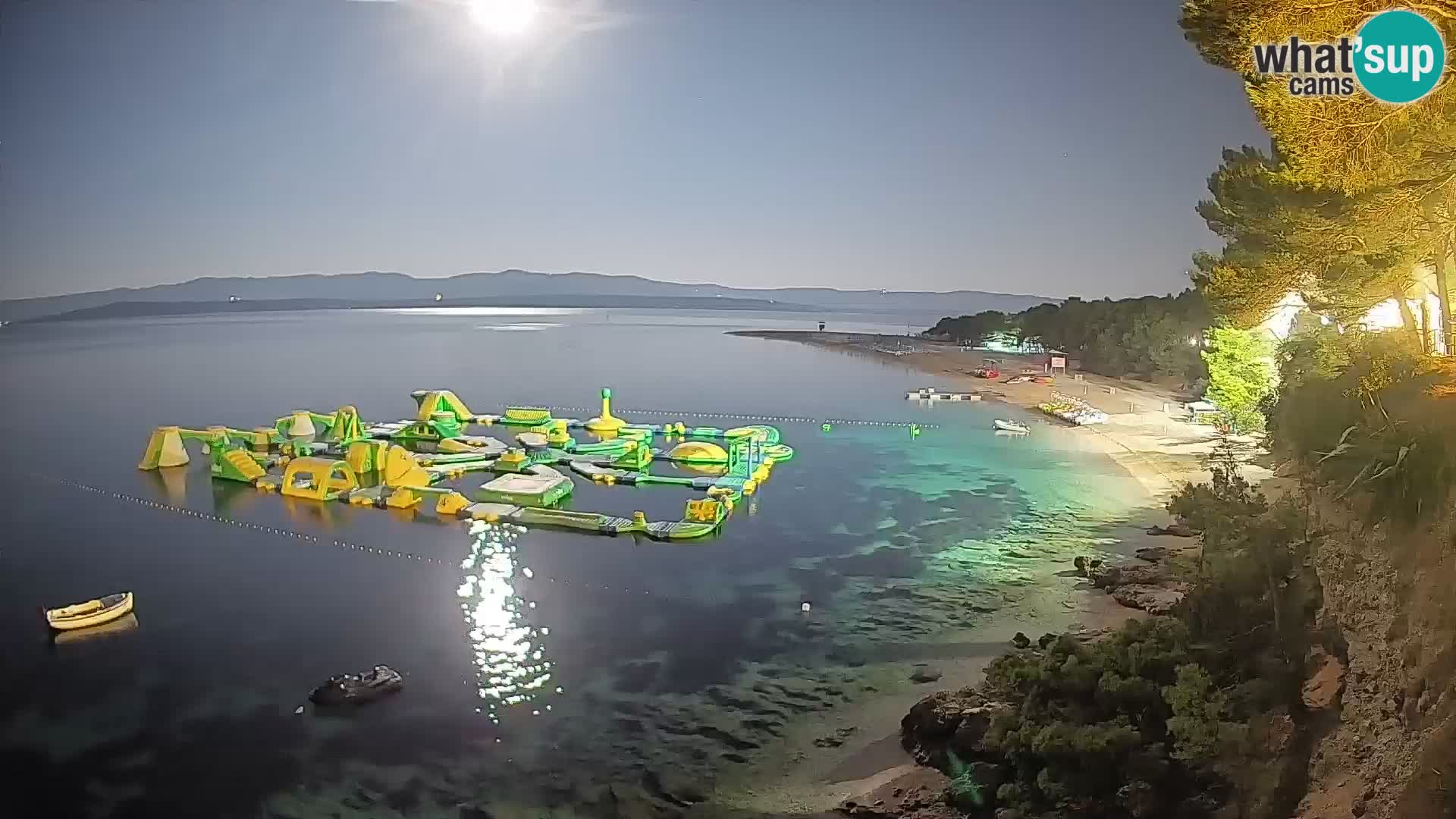 Web kamera Bol Zlatni Rat – Pogled uživo s otoka Brača