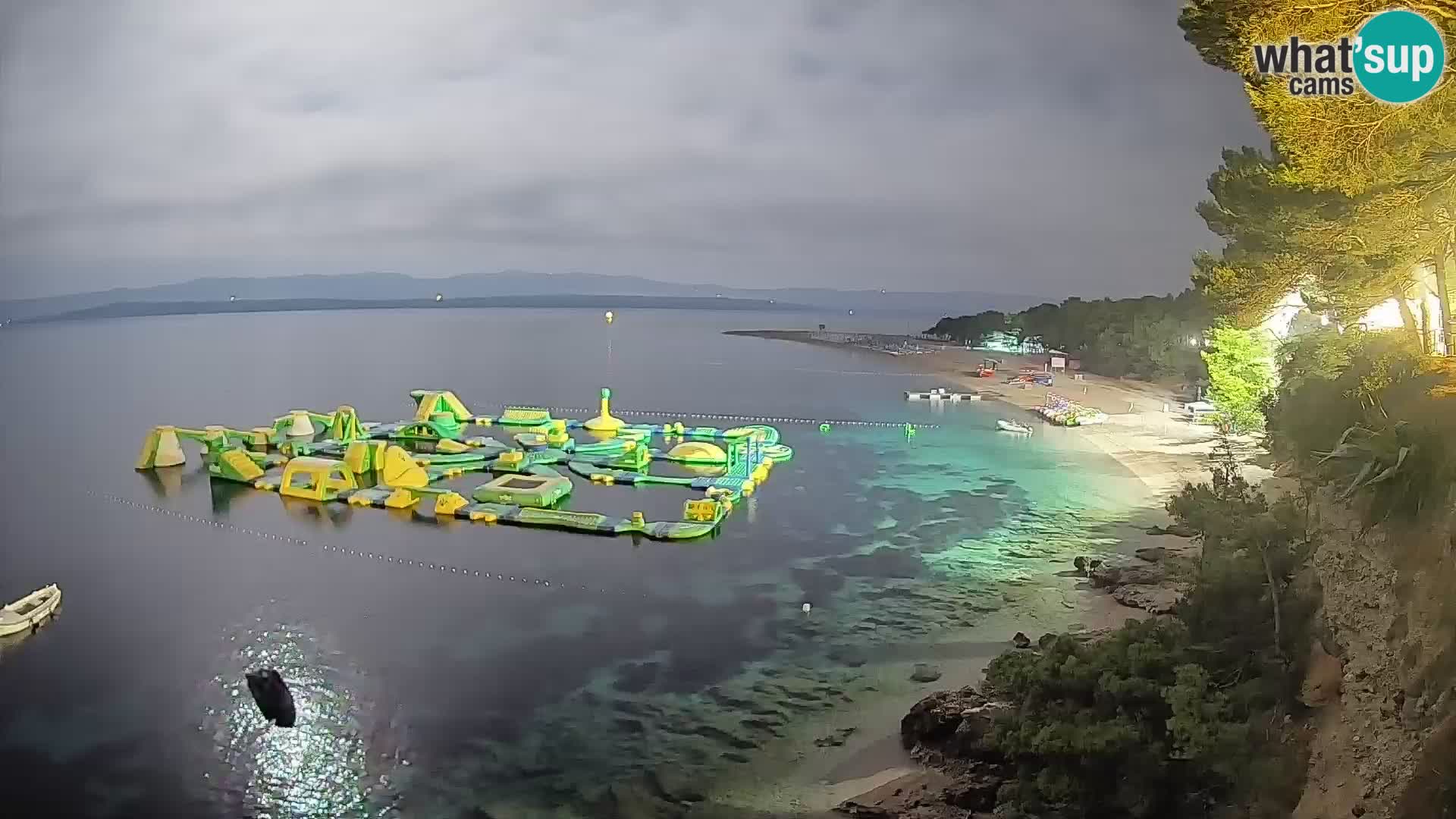 Web kamera Bol Zlatni Rat – Pogled uživo s otoka Brača