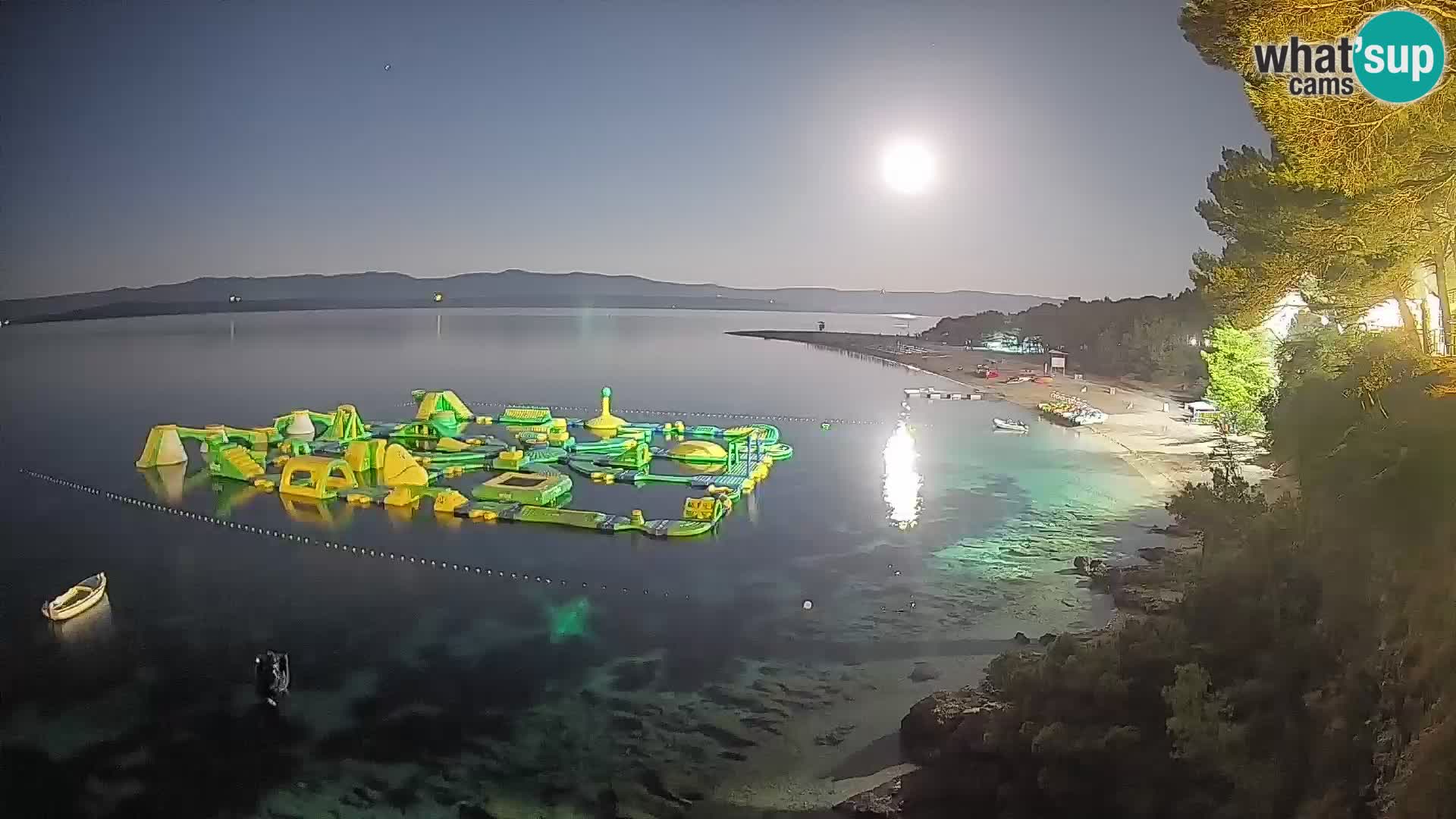 Web kamera Bol Zlatni Rat – Pogled uživo s otoka Brača
