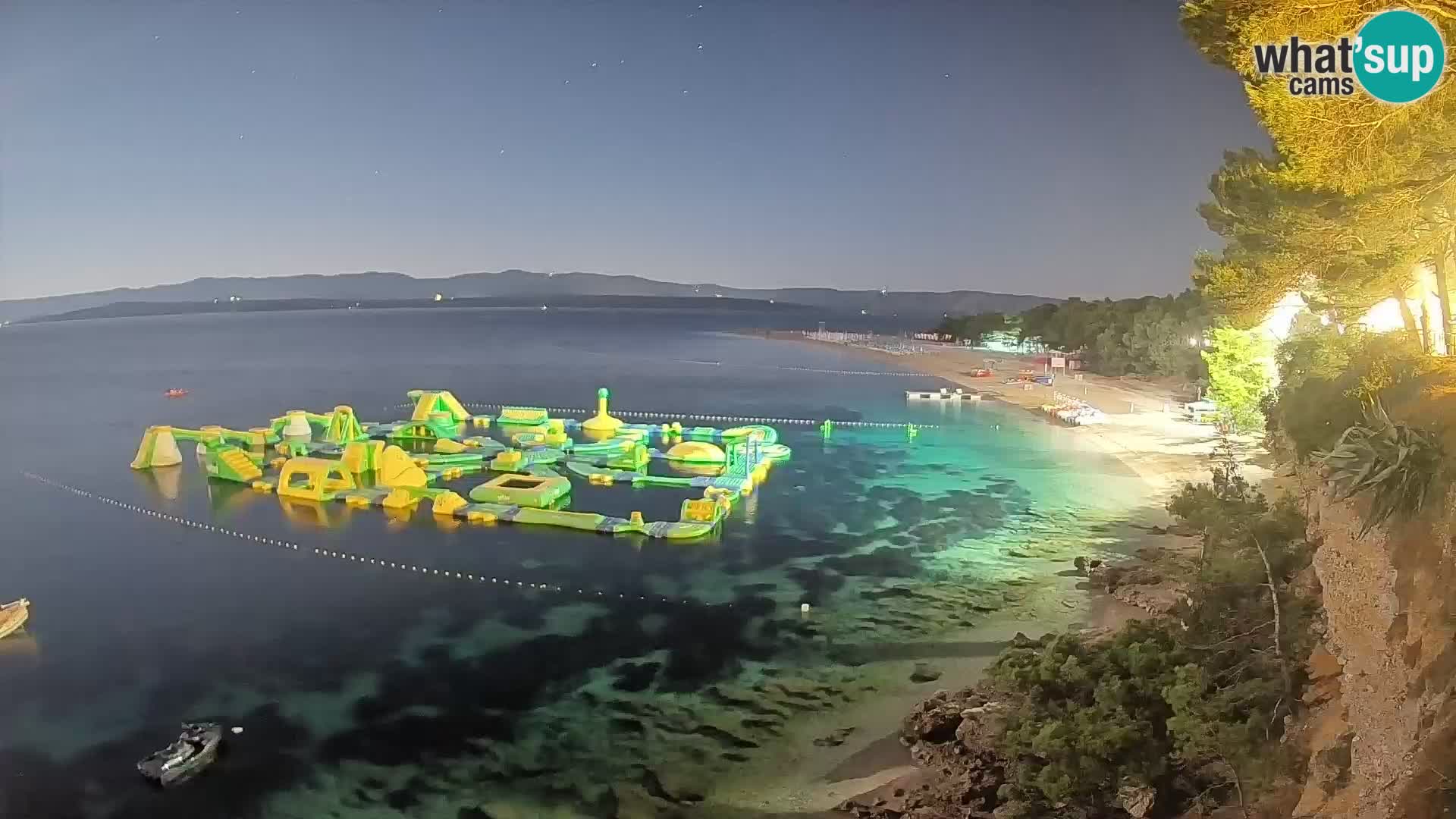 Web kamera Bol Zlatni Rat – Pogled uživo s otoka Brača