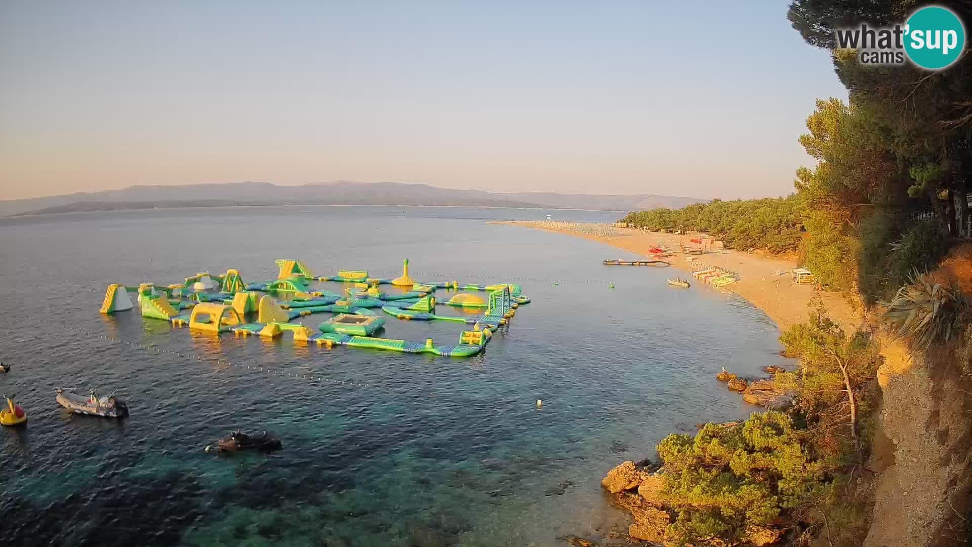Spletna kamera Bol Zlatni Rat – Pogled v živo z otoka Brač