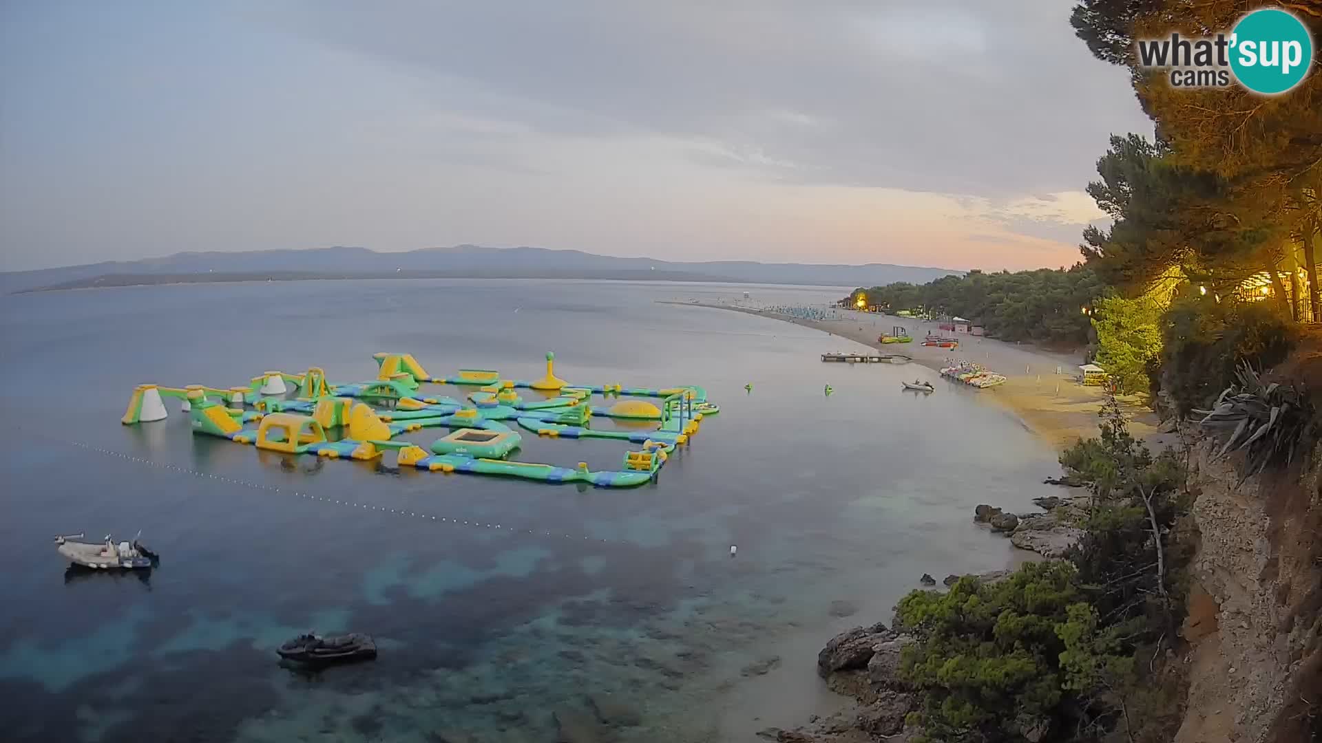 Web kamera Bol Zlatni Rat – Pogled uživo s otoka Brača
