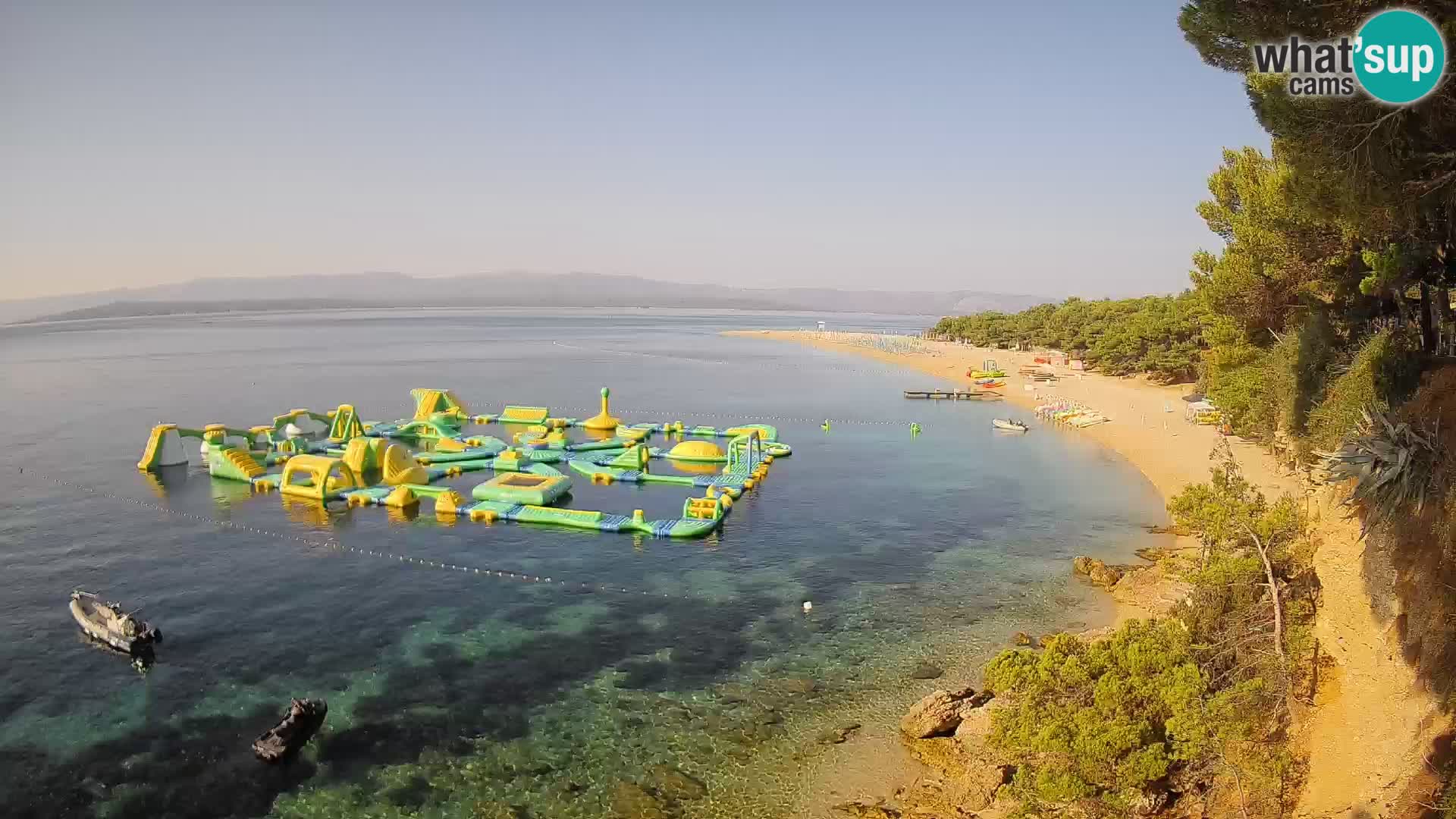 Web kamera Bol Zlatni Rat – Pogled uživo s otoka Brača