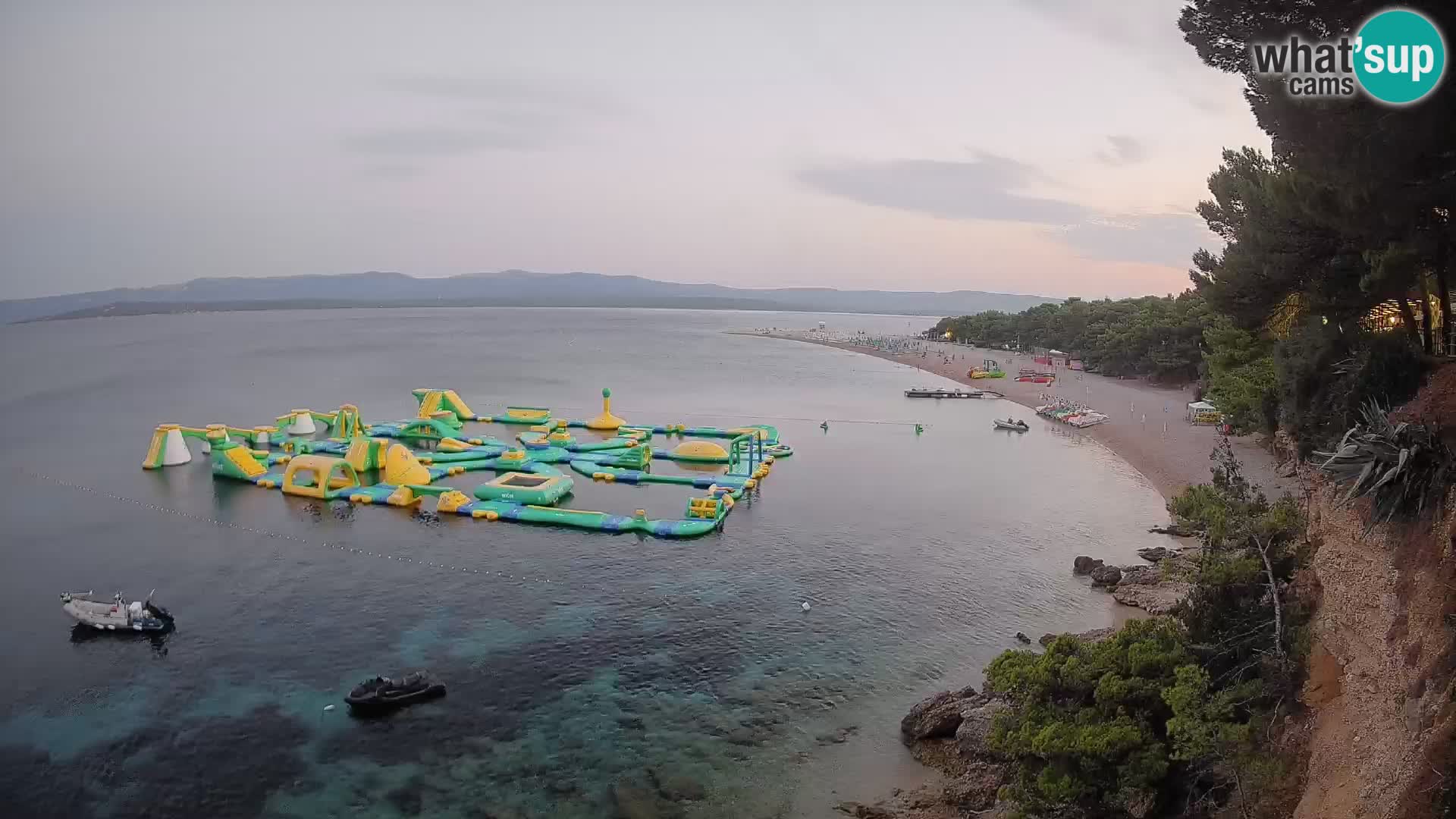 Web kamera Bol Zlatni Rat – Pogled uživo s otoka Brača