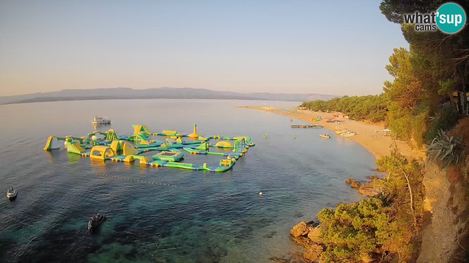 Web kamera Bol Zlatni Rat – Pogled uživo s otoka Brača
