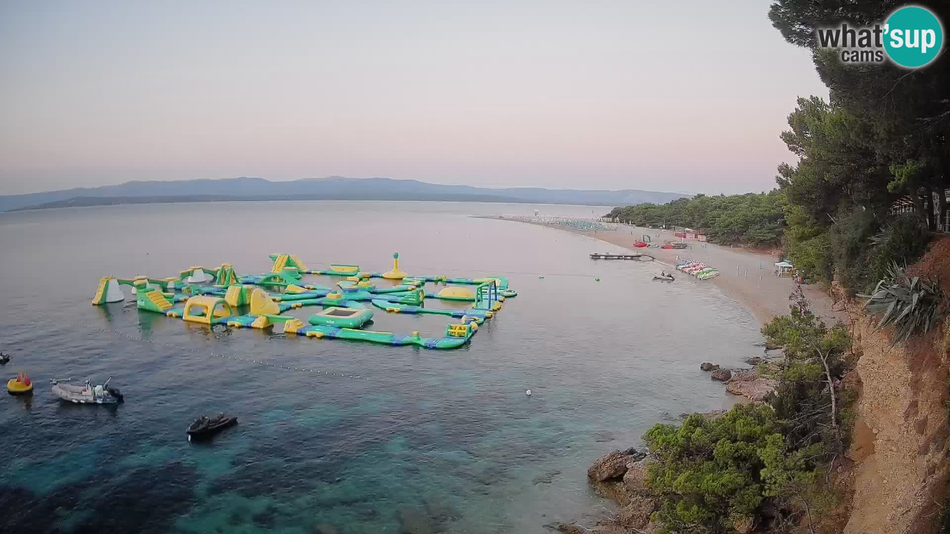Web kamera Bol Zlatni Rat – Pogled uživo s otoka Brača