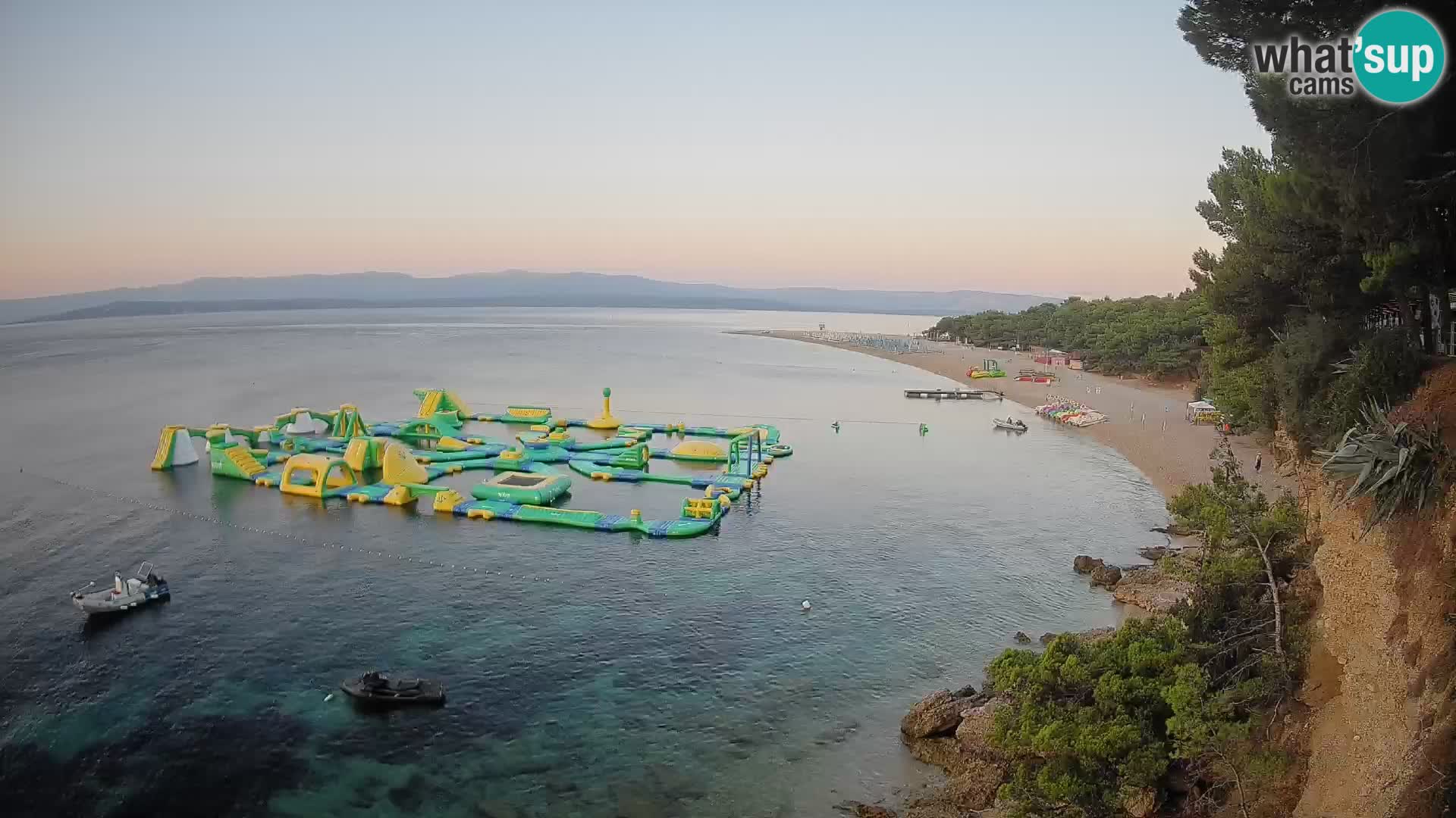 Web kamera Bol Zlatni Rat – Pogled uživo s otoka Brača