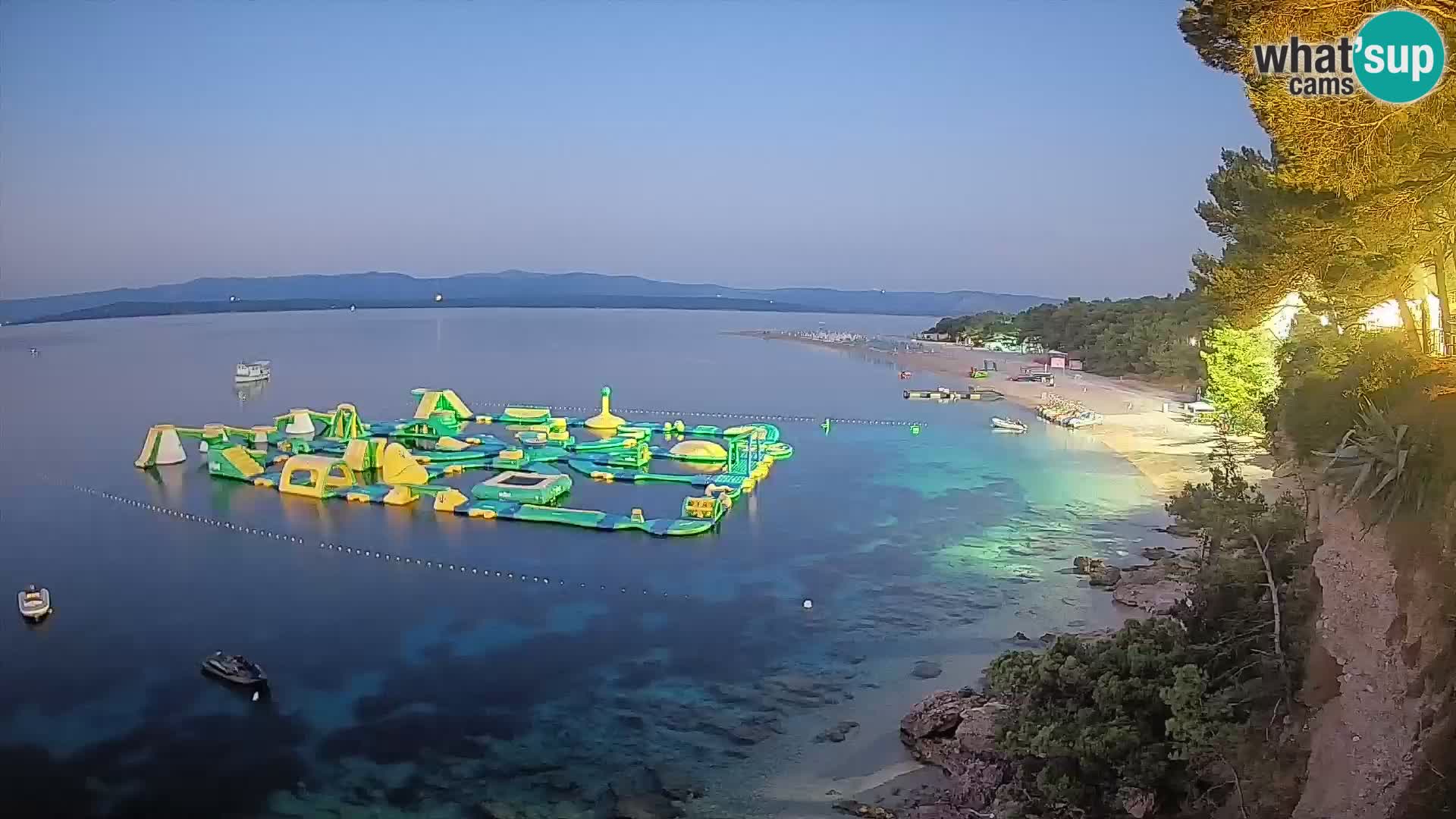 Spletna kamera Bol Zlatni Rat – Pogled v živo z otoka Brač