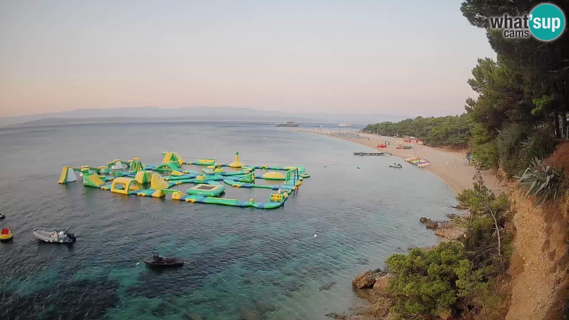Web kamera Bol Zlatni Rat – Pogled uživo s otoka Brača