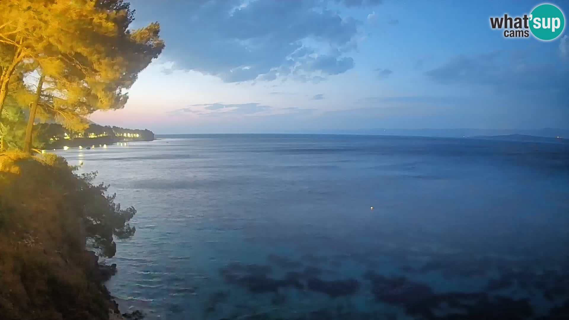 Spletna kamera Plaža Potočine Bol – Pogled v živo na plažo Borak, otok Brač