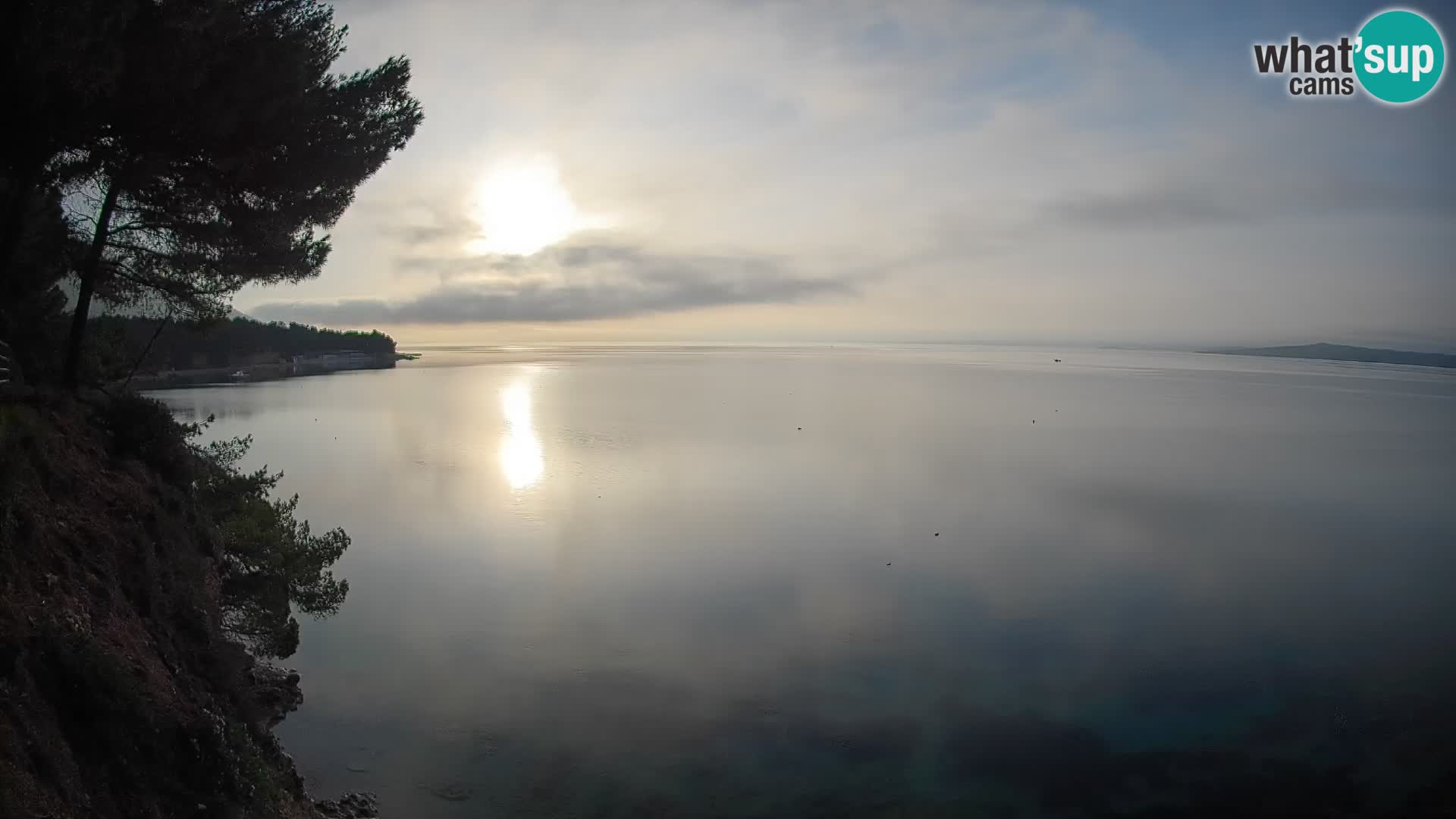 Spletna kamera Plaža Potočine Bol – Pogled v živo na plažo Borak, otok Brač
