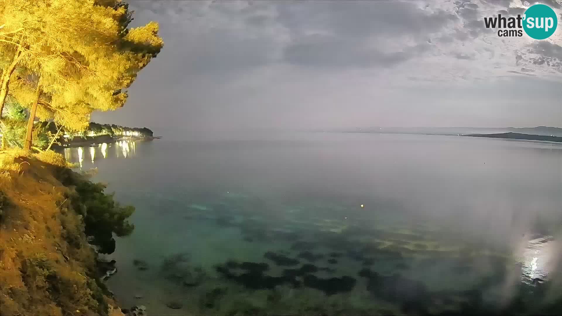 Webcam Spiaggia Potočine Bol – Vista live sulla spiaggia Borak, Isola di Brač
