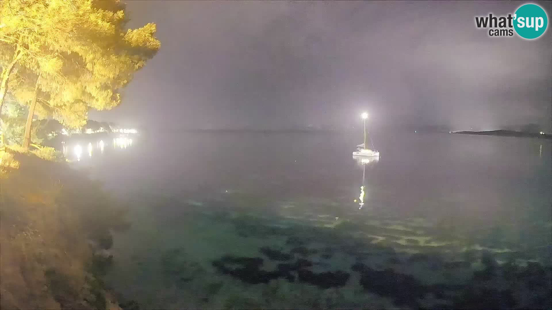 Web kamera Potočine Bol – Pogled uživo na plažu Borak, otok Brač