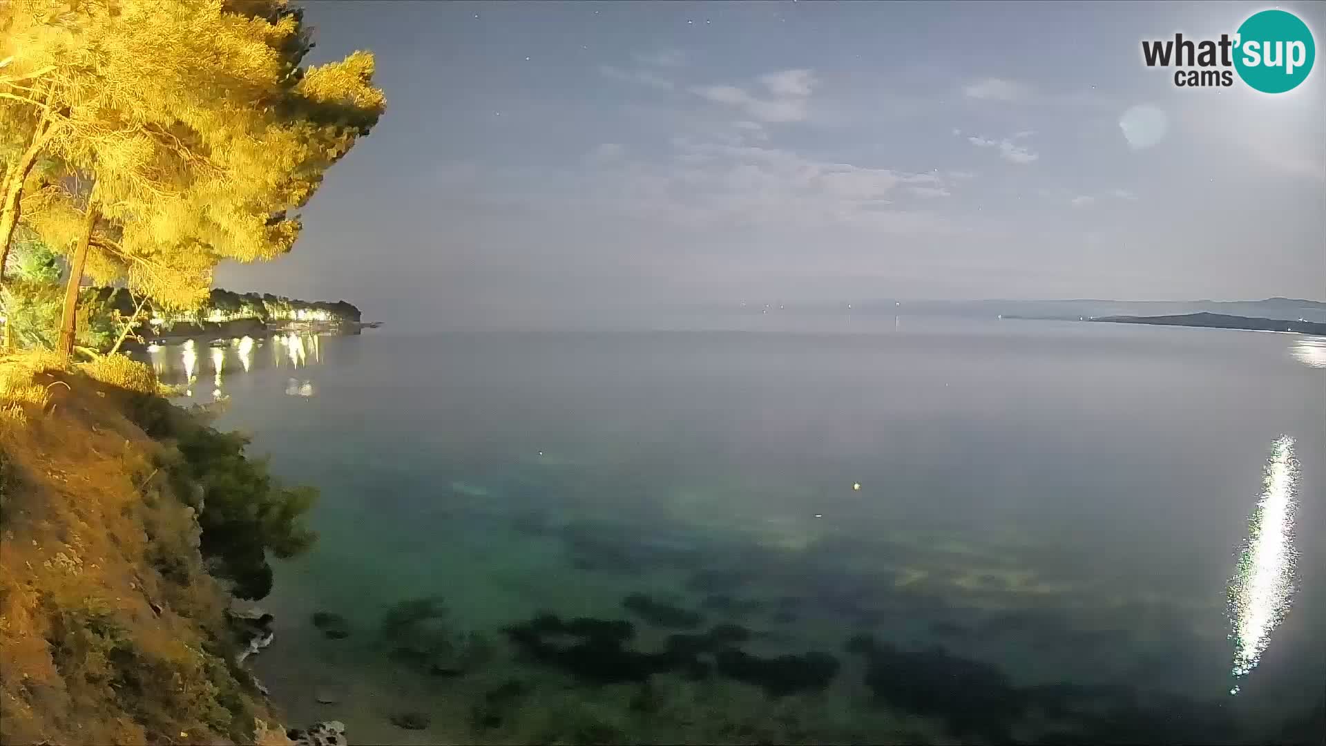 Spletna kamera Plaža Potočine Bol – Pogled v živo na plažo Borak, otok Brač