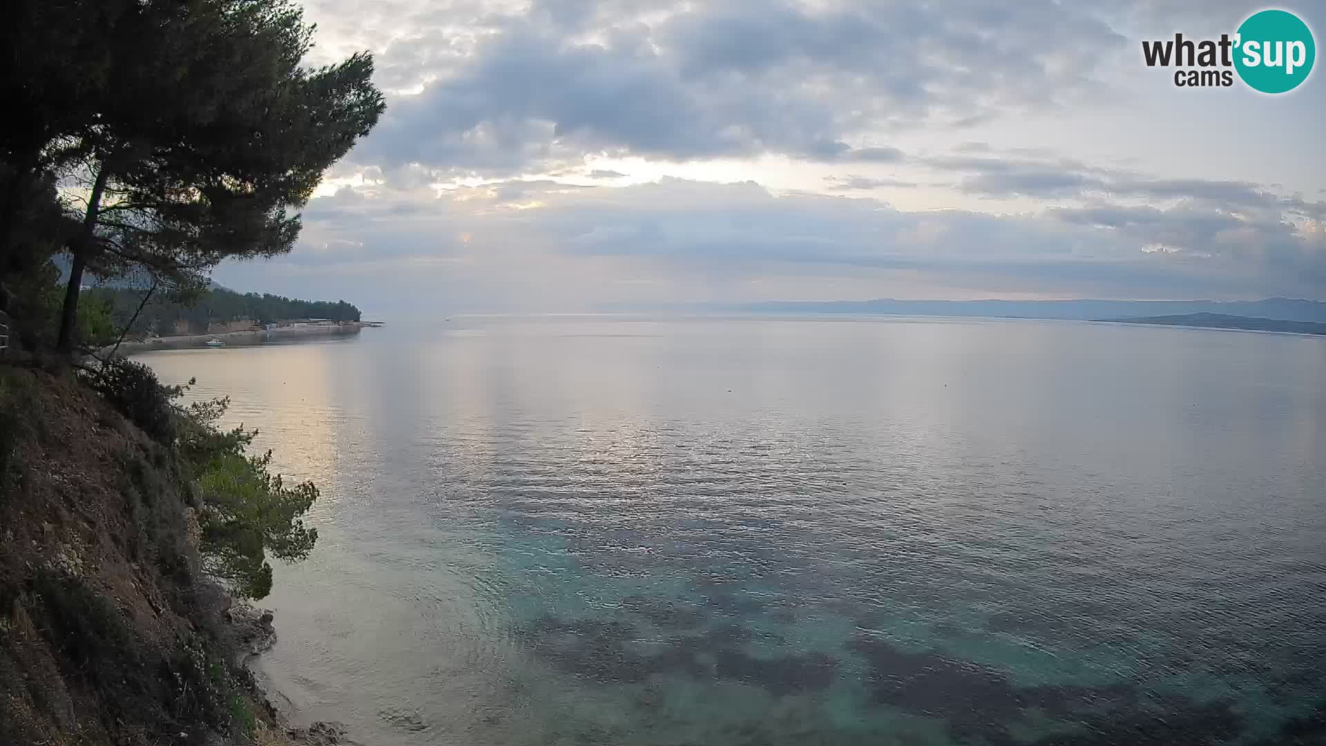 Spletna kamera Plaža Potočine Bol – Pogled v živo na plažo Borak, otok Brač