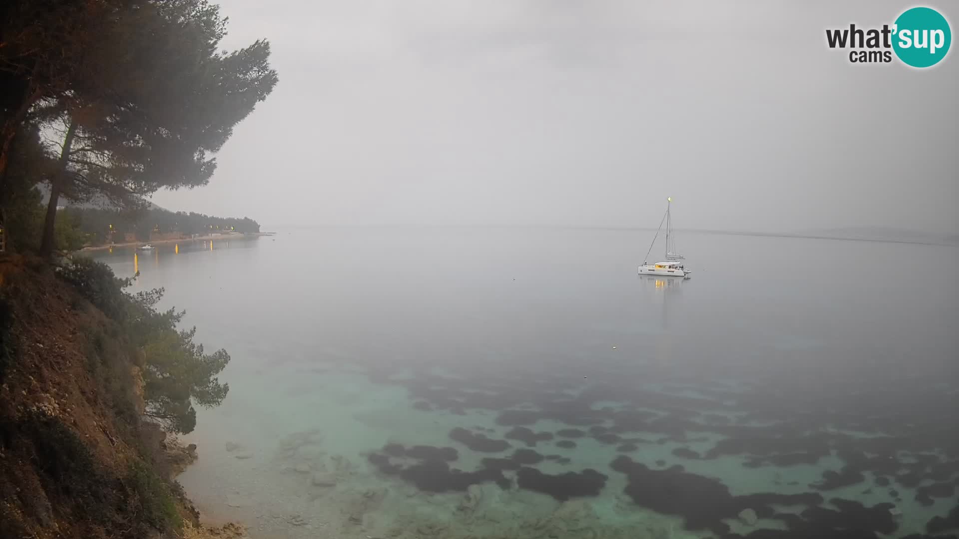 Web kamera Potočine Bol – Pogled uživo na plažu Borak, otok Brač