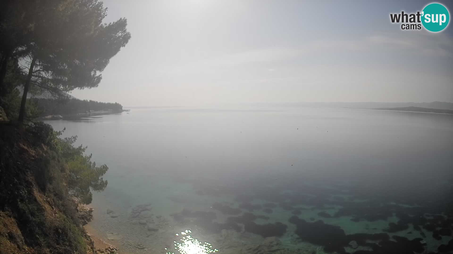 Spletna kamera Plaža Potočine Bol – Pogled v živo na plažo Borak, otok Brač