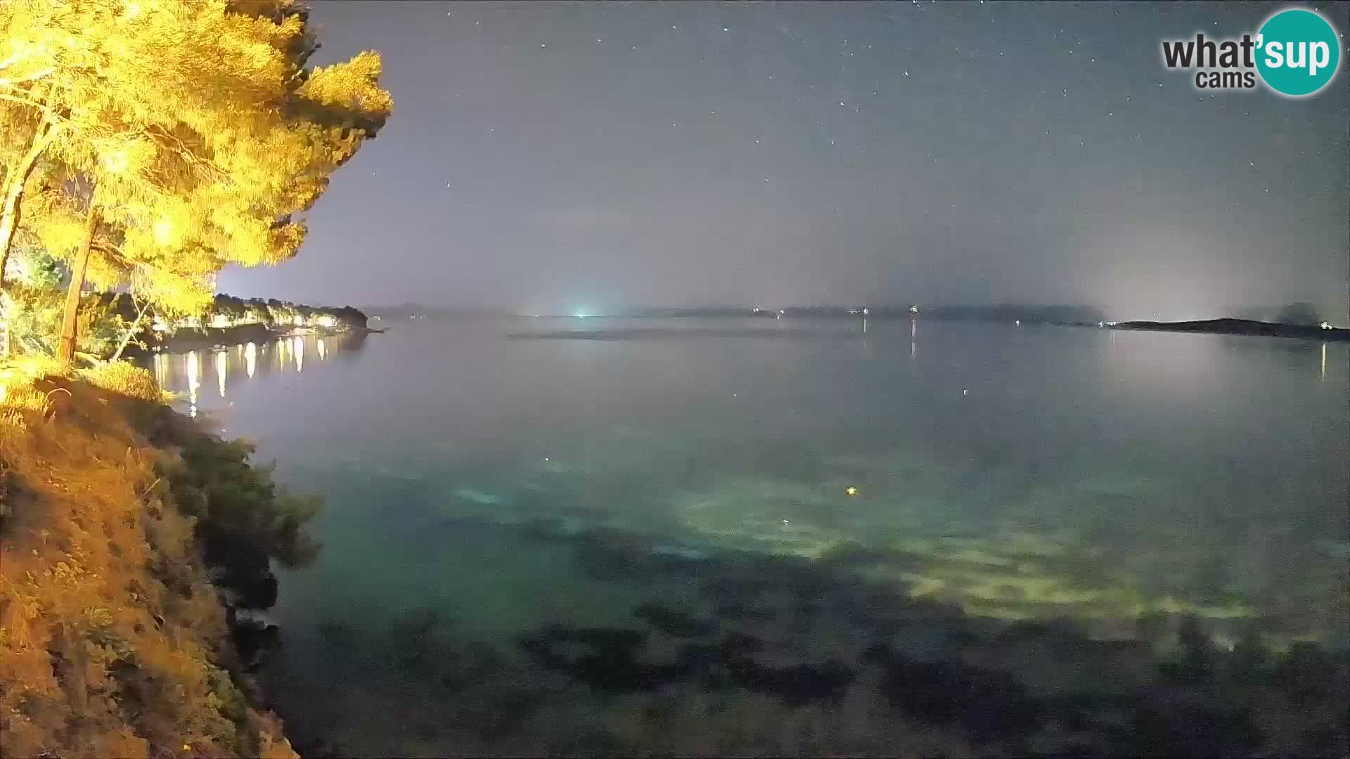 Spletna kamera Plaža Potočine Bol – Pogled v živo na plažo Borak, otok Brač