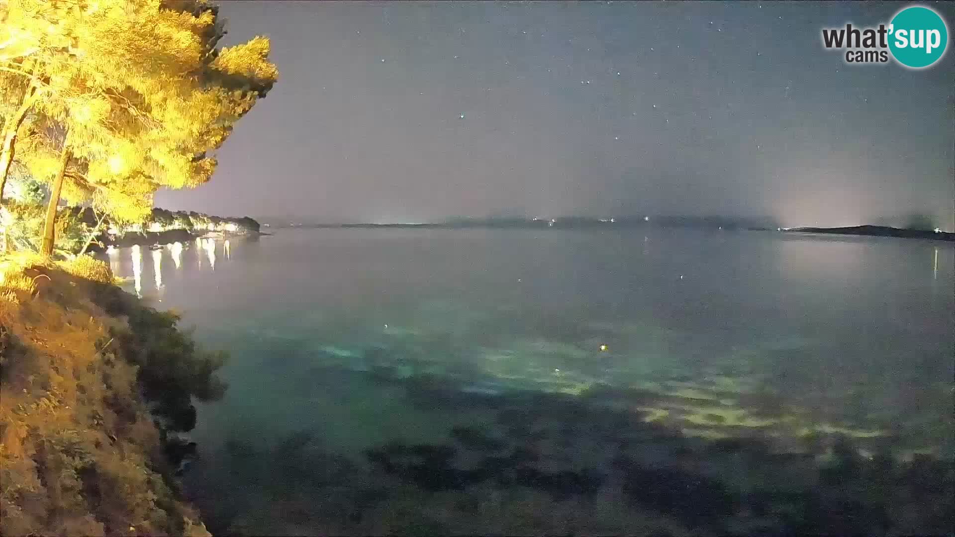 Spletna kamera Plaža Potočine Bol – Pogled v živo na plažo Borak, otok Brač