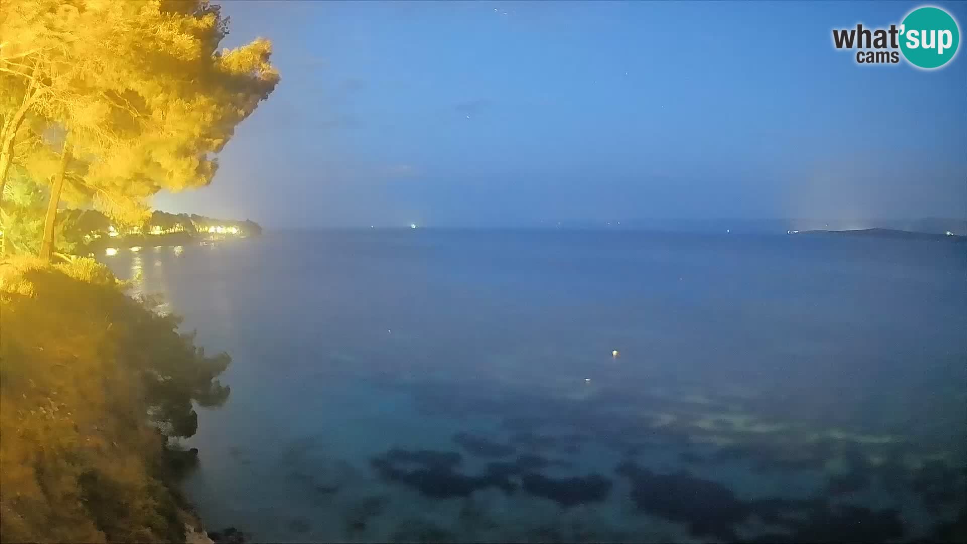 Spletna kamera Plaža Potočine Bol – Pogled v živo na plažo Borak, otok Brač