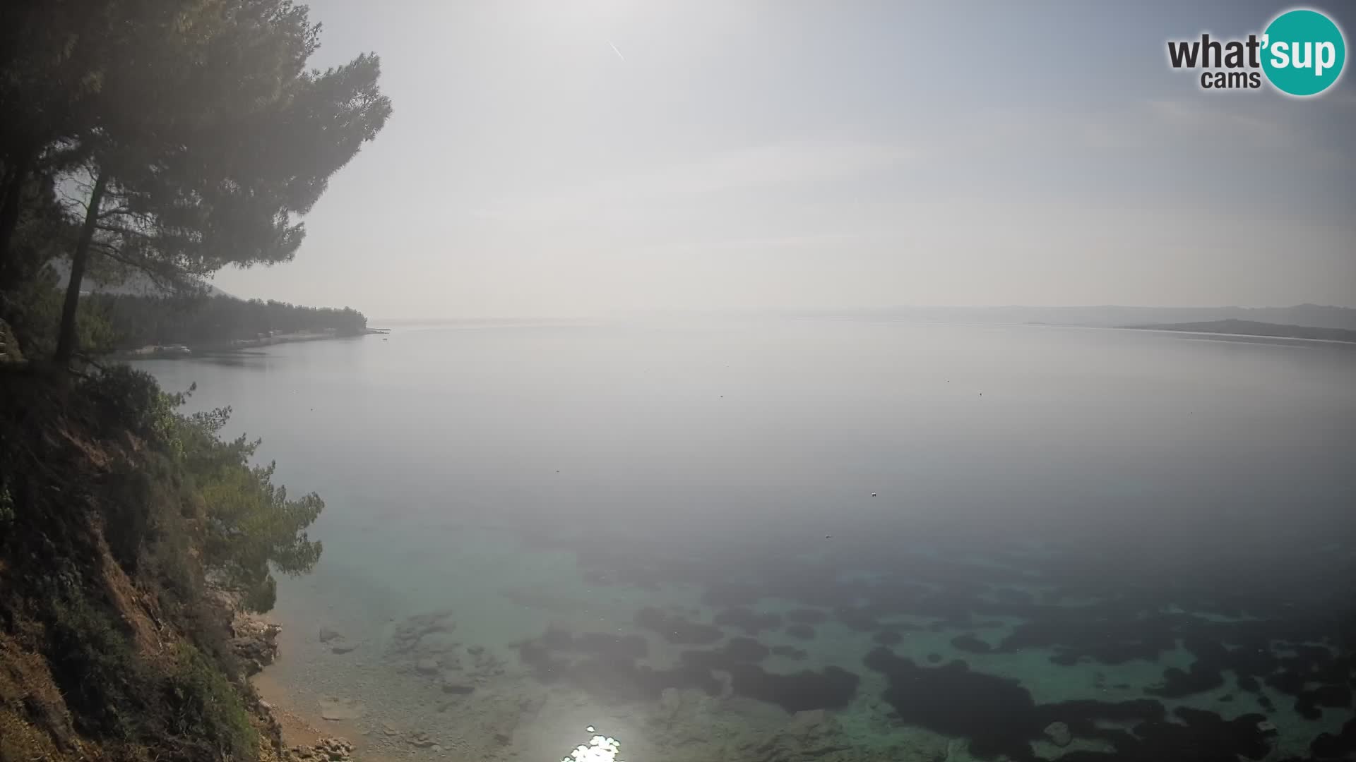 Spletna kamera Plaža Potočine Bol – Pogled v živo na plažo Borak, otok Brač