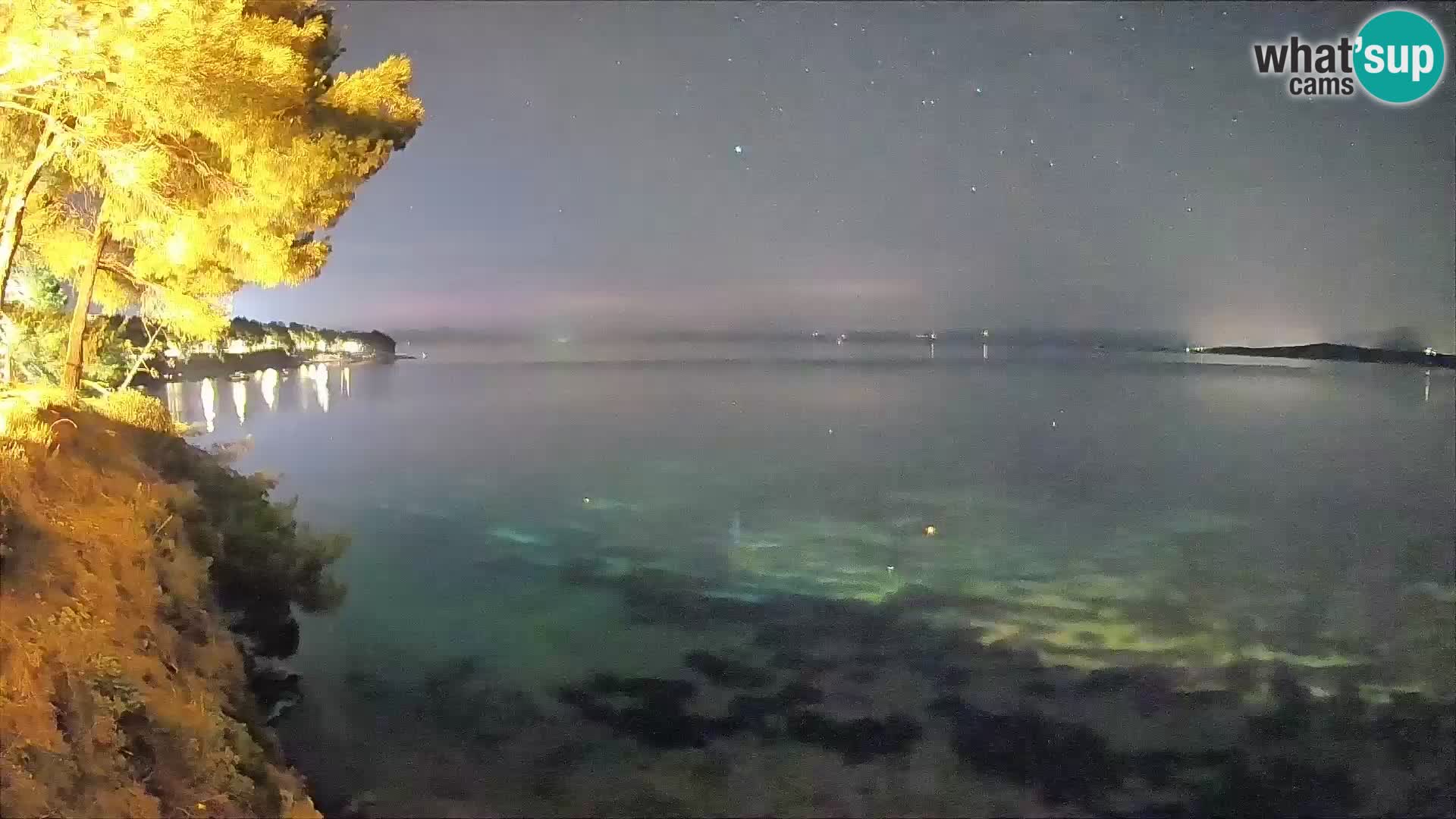 Webcam Spiaggia Potočine Bol – Vista live sulla spiaggia Borak, Isola di Brač