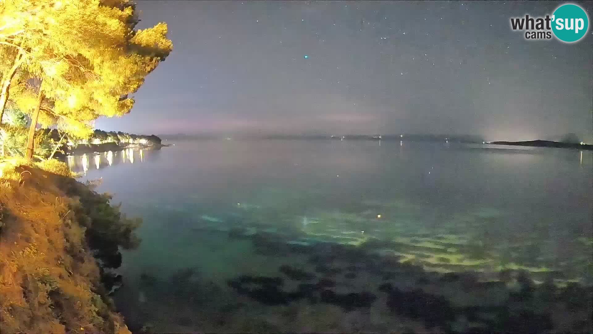 Spletna kamera Plaža Potočine Bol – Pogled v živo na plažo Borak, otok Brač