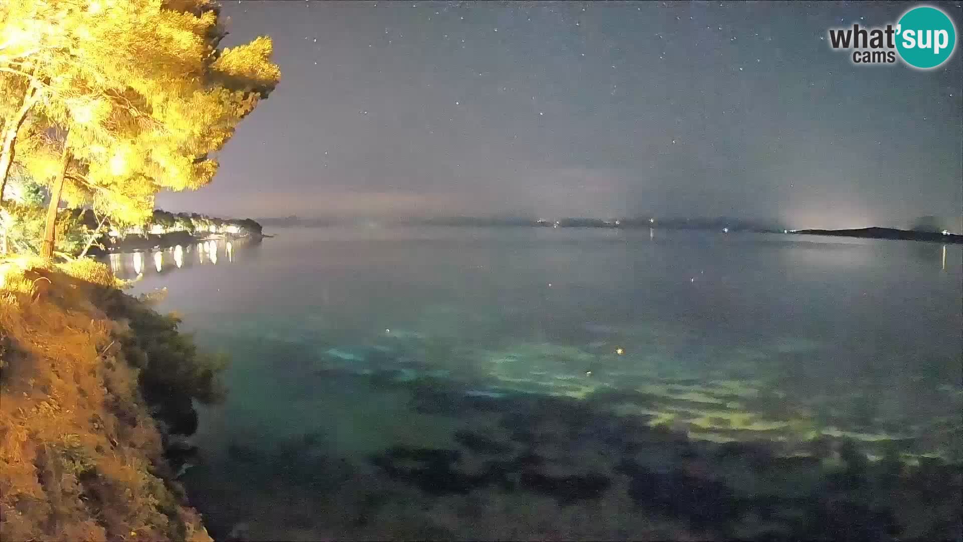 Spletna kamera Plaža Potočine Bol – Pogled v živo na plažo Borak, otok Brač