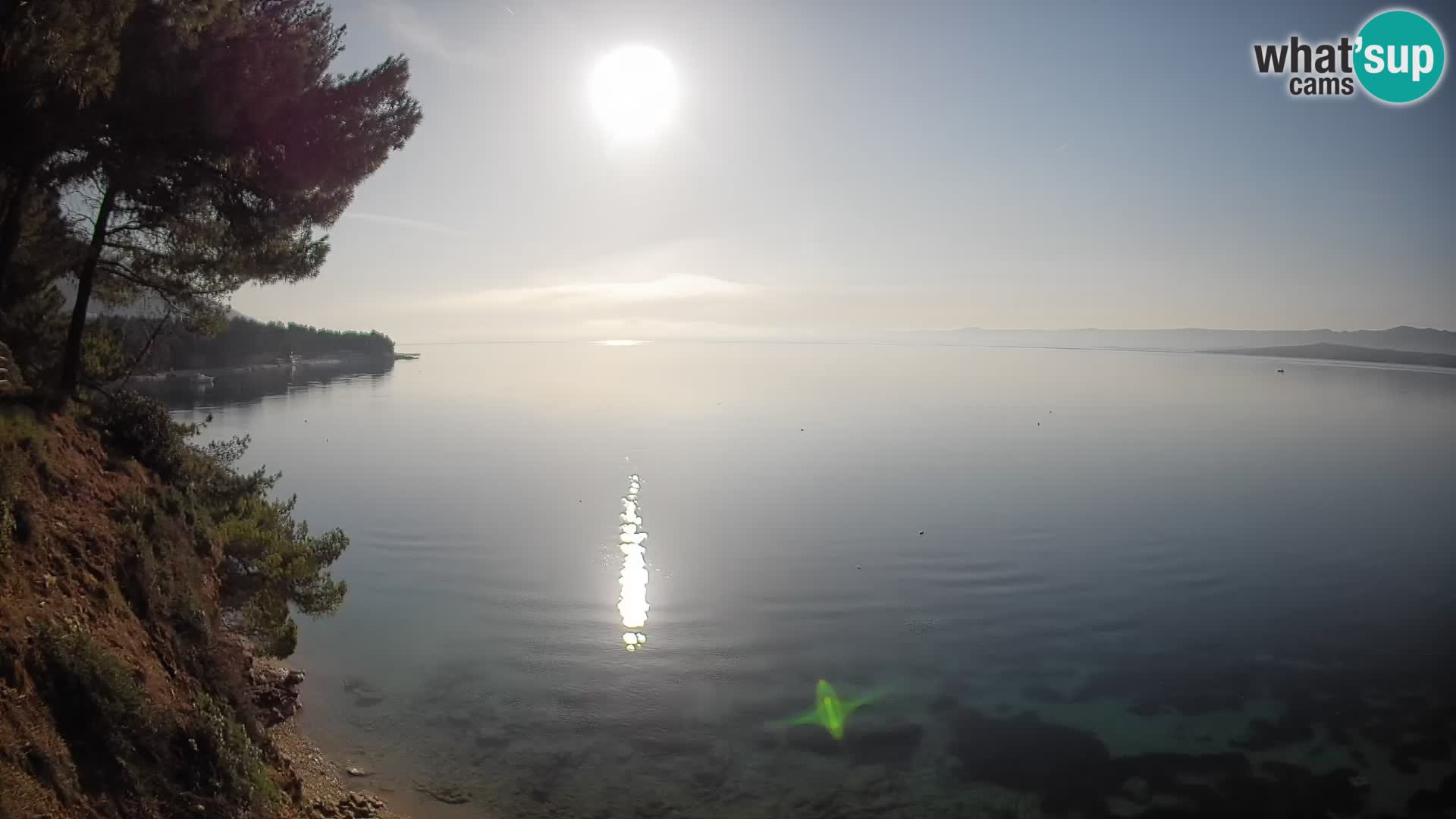 Spletna kamera Plaža Potočine Bol – Pogled v živo na plažo Borak, otok Brač