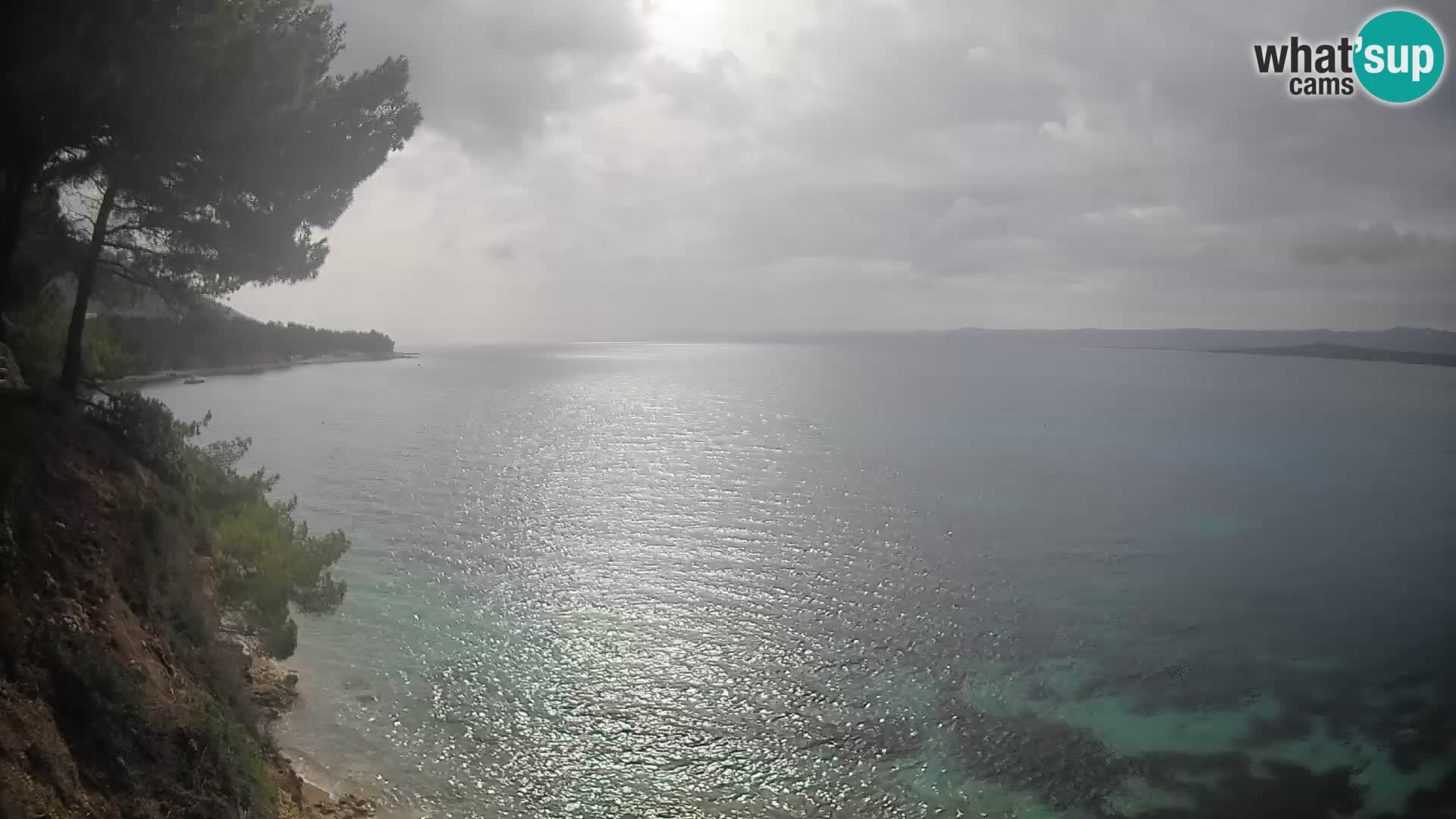 Spletna kamera Plaža Potočine Bol – Pogled v živo na plažo Borak, otok Brač