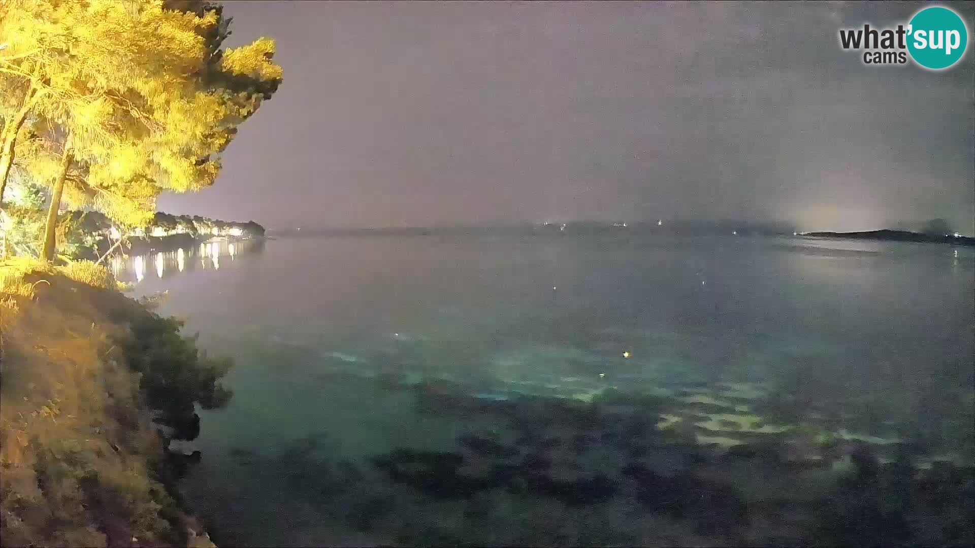 Webcam Spiaggia Potočine Bol – Vista live sulla spiaggia Borak, Isola di Brač