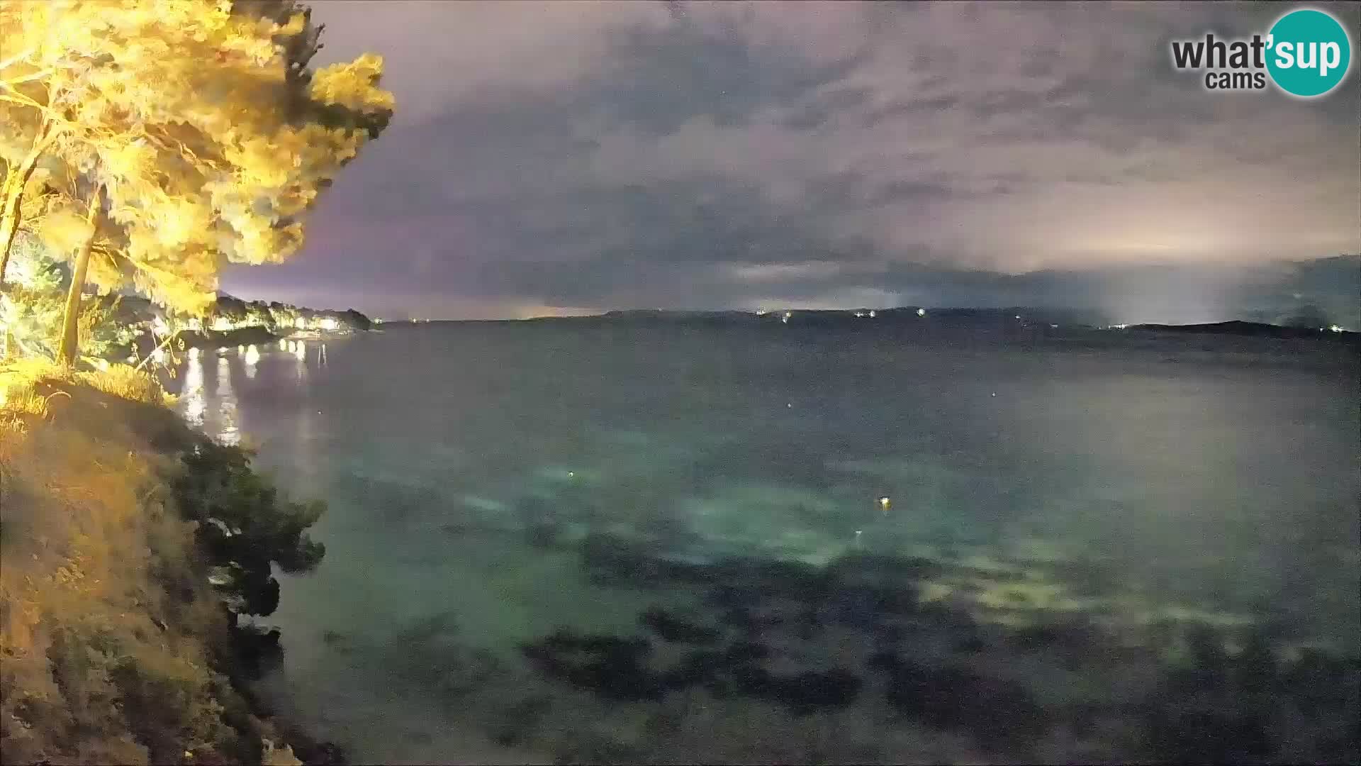 Web kamera Potočine Bol – Pogled uživo na plažu Borak, otok Brač