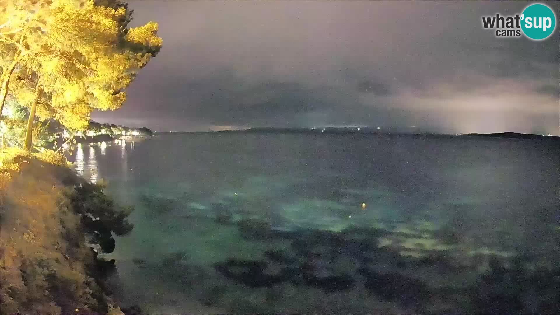 Spletna kamera Plaža Potočine Bol – Pogled v živo na plažo Borak, otok Brač