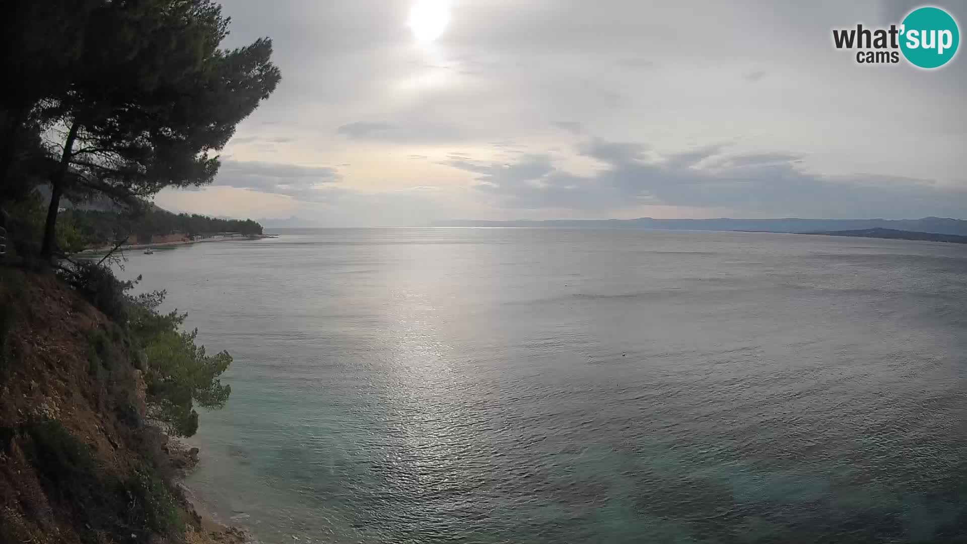 Spletna kamera Plaža Potočine Bol – Pogled v živo na plažo Borak, otok Brač