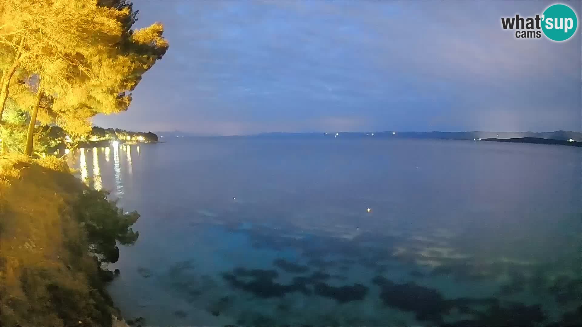 Spletna kamera Plaža Potočine Bol – Pogled v živo na plažo Borak, otok Brač
