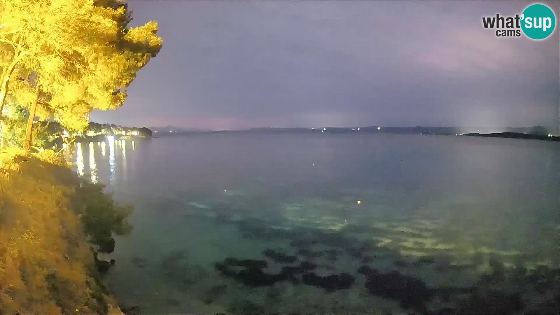 Web kamera Potočine Bol – Pogled uživo na plažu Borak, otok Brač