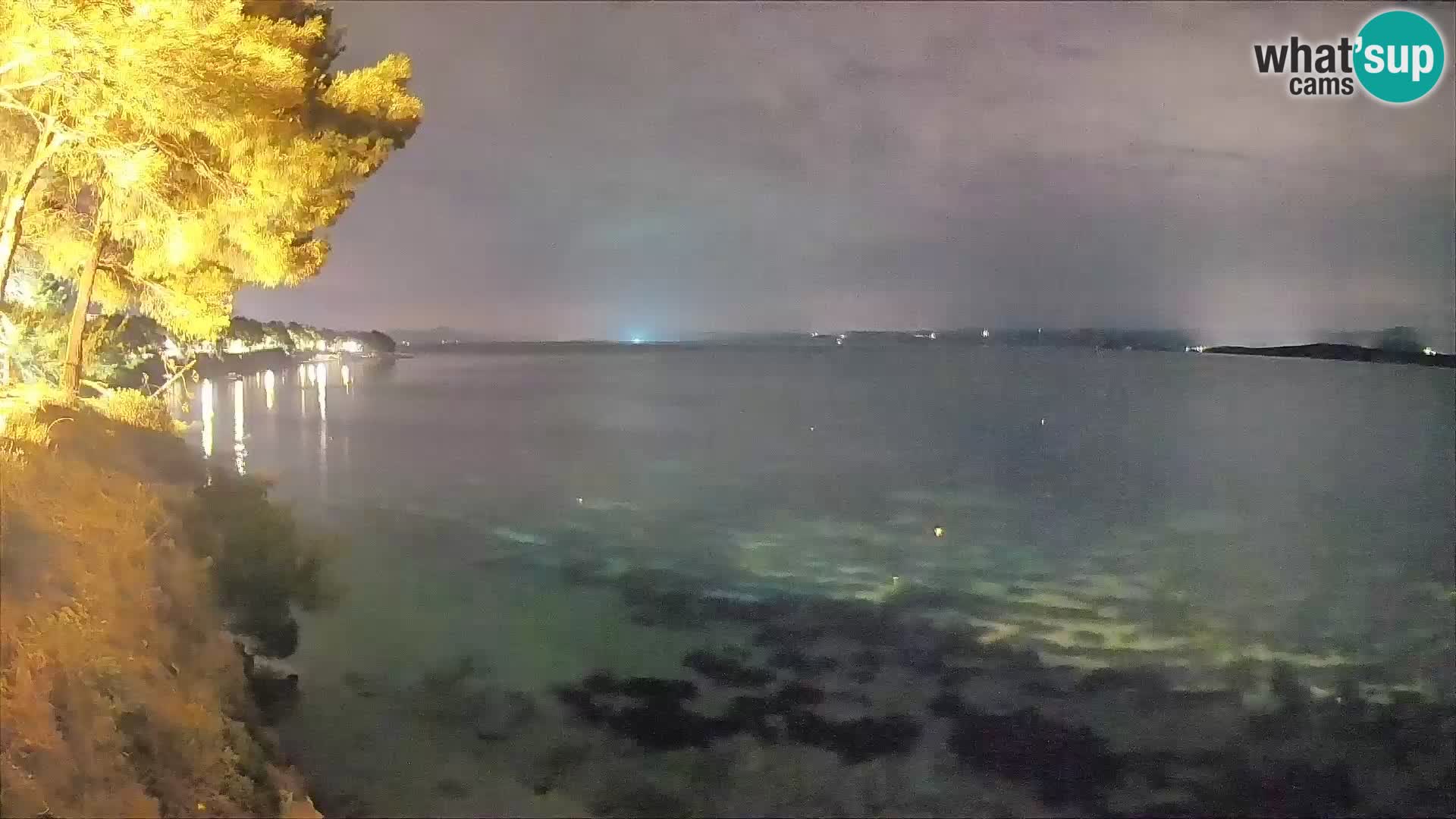 Web kamera Potočine Bol – Pogled uživo na plažu Borak, otok Brač