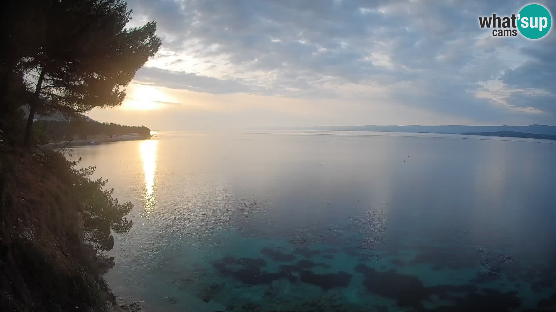 Spletna kamera Plaža Potočine Bol – Pogled v živo na plažo Borak, otok Brač