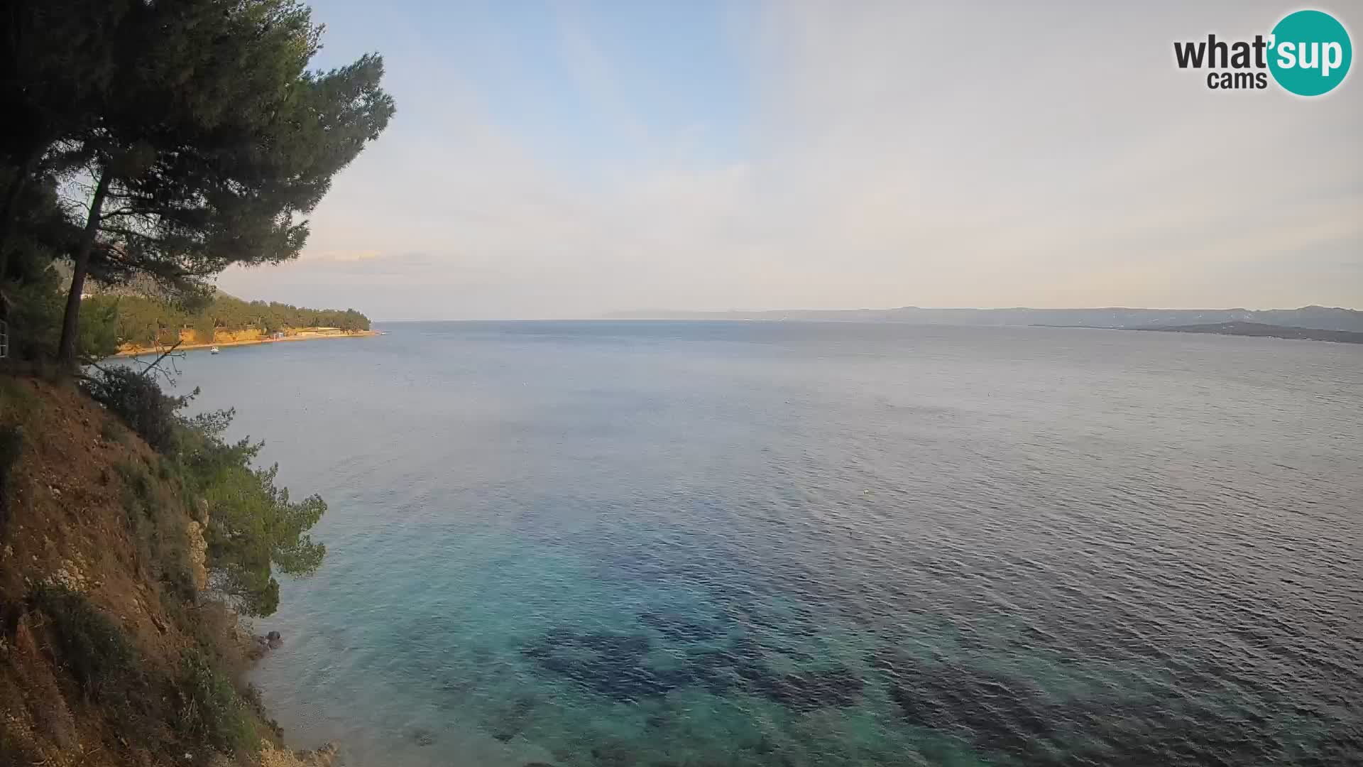 Spletna kamera Plaža Potočine Bol – Pogled v živo na plažo Borak, otok Brač