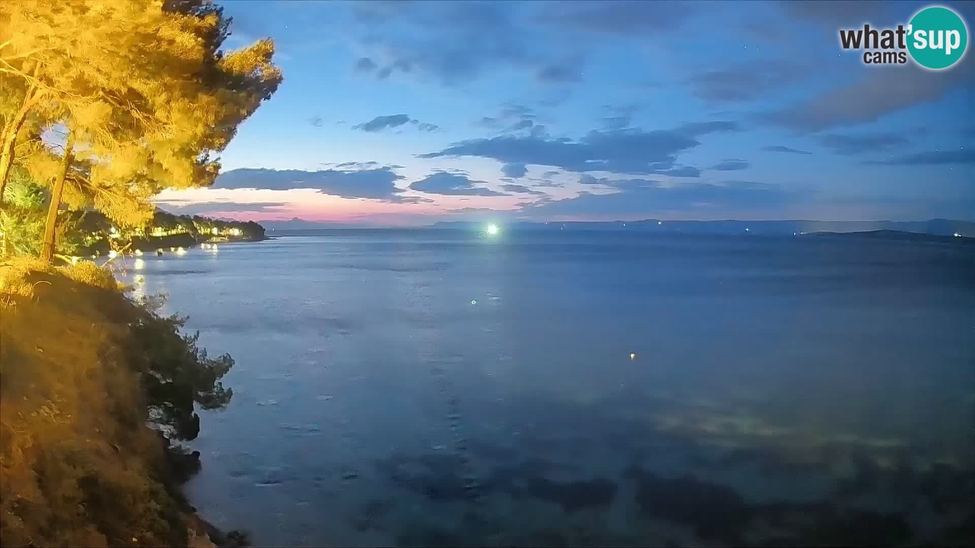 Spletna kamera Plaža Potočine Bol – Pogled v živo na plažo Borak, otok Brač