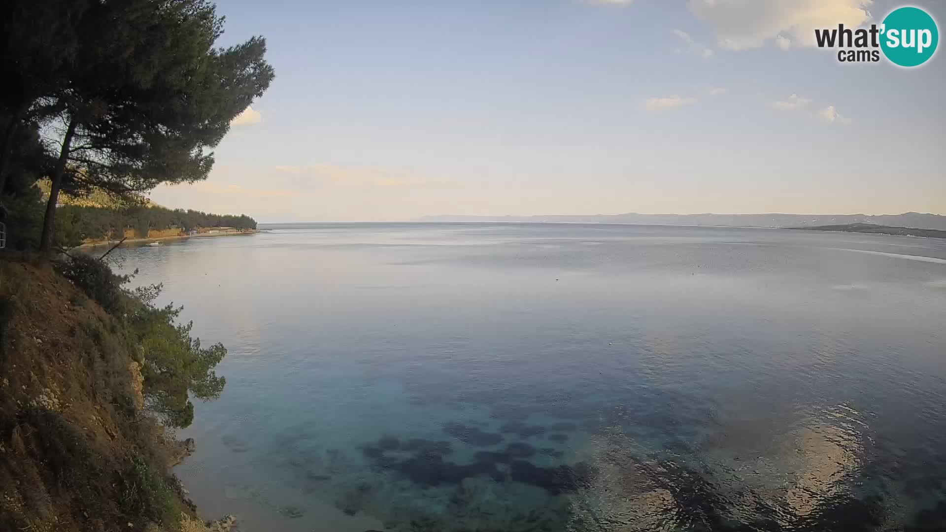 Spletna kamera Plaža Potočine Bol – Pogled v živo na plažo Borak, otok Brač