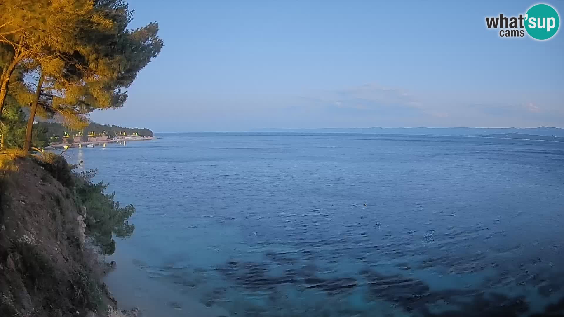 Spletna kamera Plaža Potočine Bol – Pogled v živo na plažo Borak, otok Brač