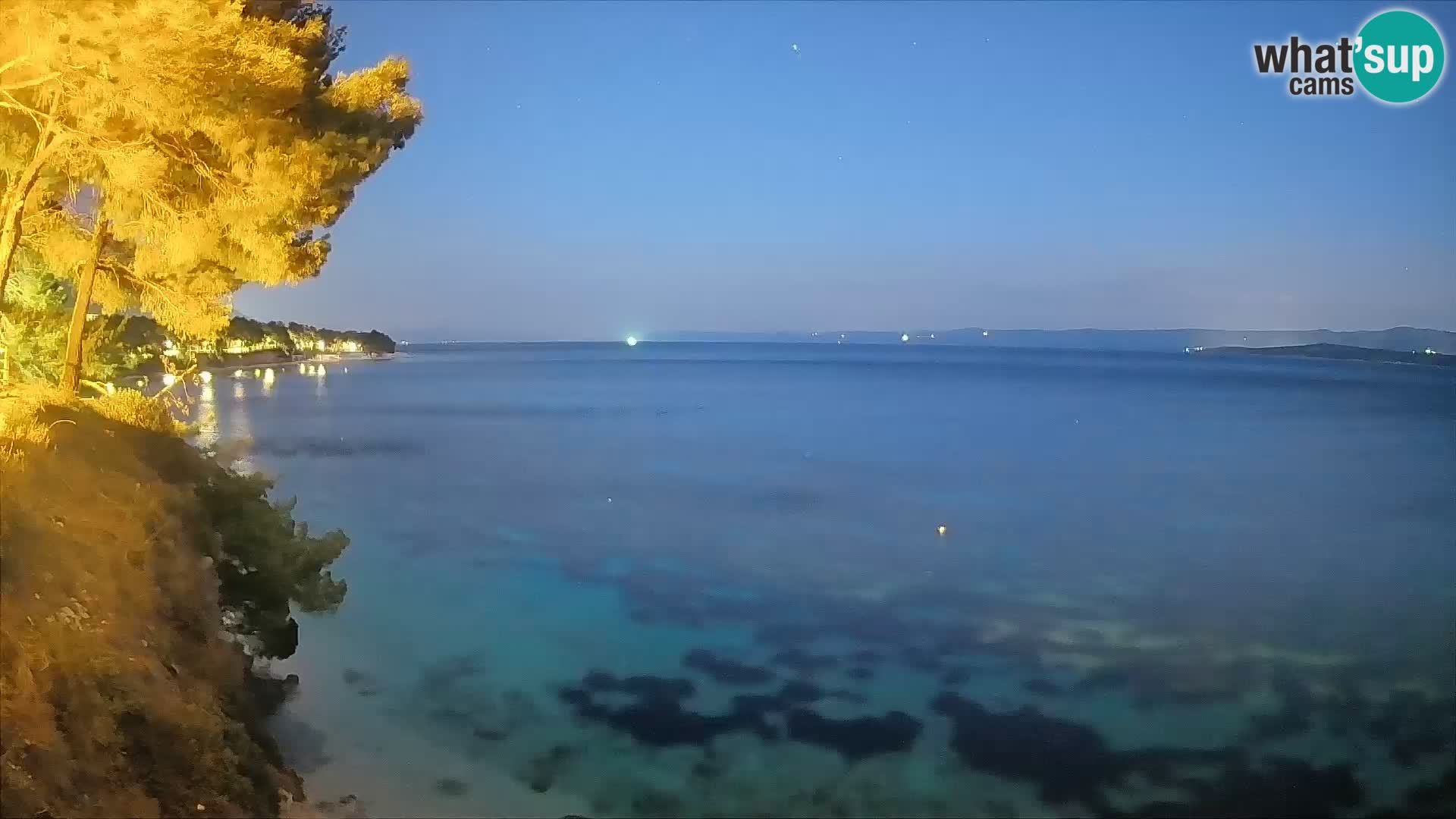 Spletna kamera Plaža Potočine Bol – Pogled v živo na plažo Borak, otok Brač