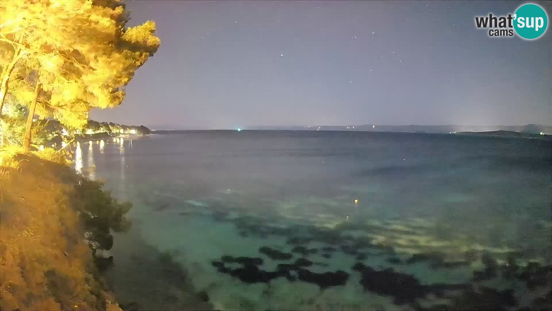 Spletna kamera Plaža Potočine Bol – Pogled v živo na plažo Borak, otok Brač