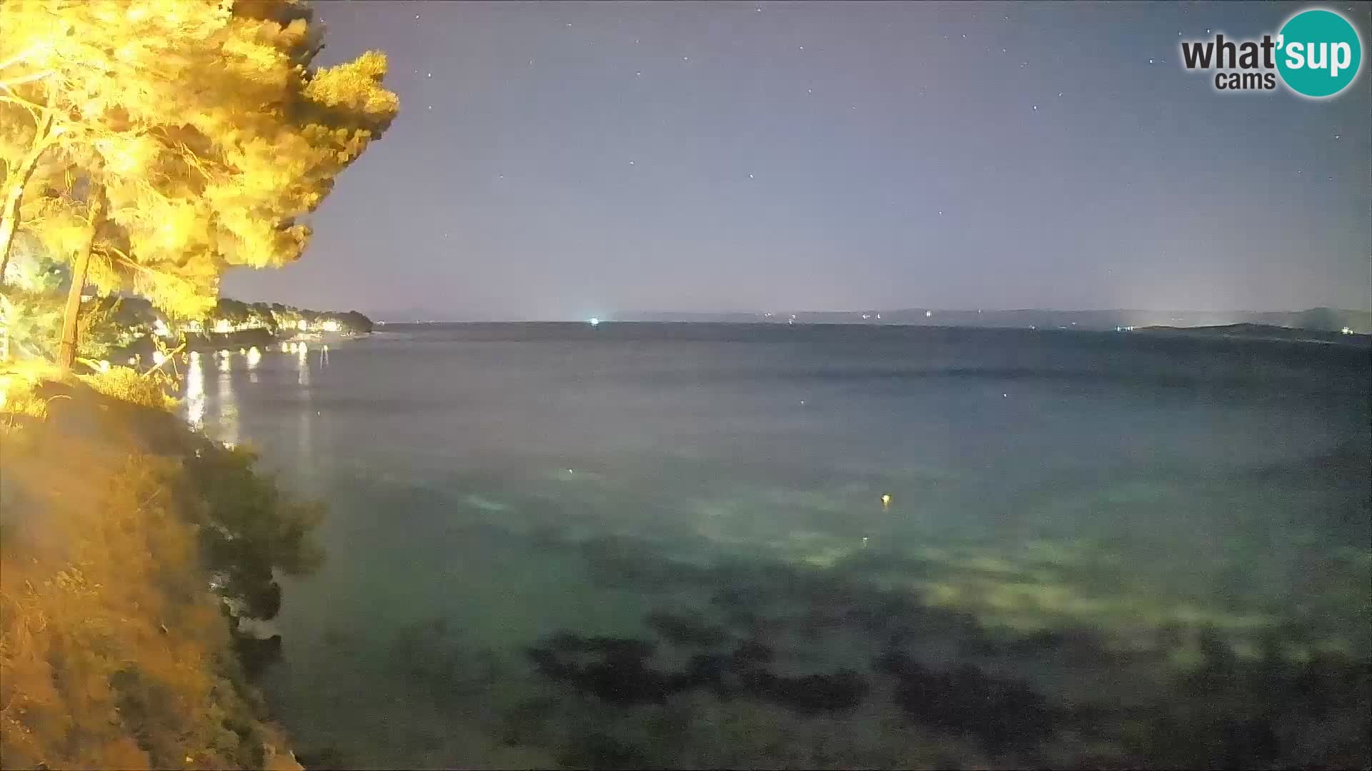 Spletna kamera Plaža Potočine Bol – Pogled v živo na plažo Borak, otok Brač