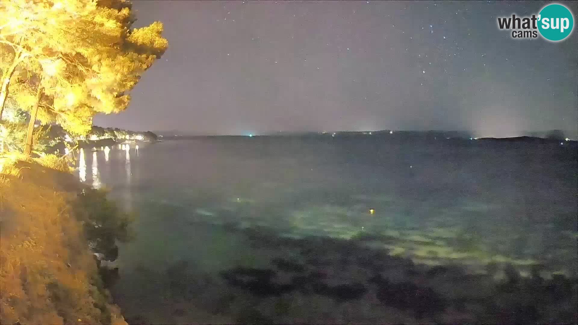 Spletna kamera Plaža Potočine Bol – Pogled v živo na plažo Borak, otok Brač