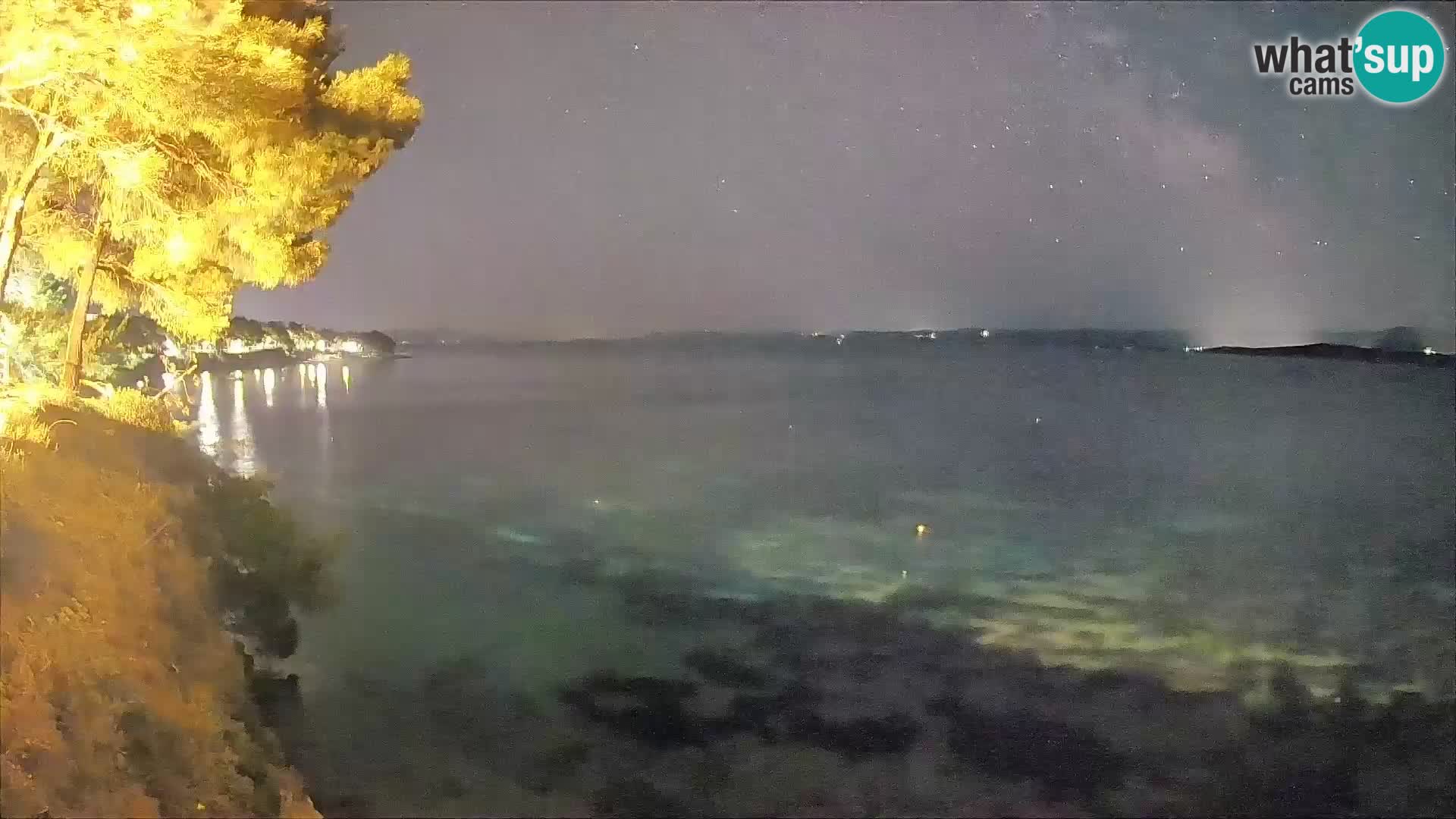 Webcam Spiaggia Potočine Bol – Vista live sulla spiaggia Borak, Isola di Brač