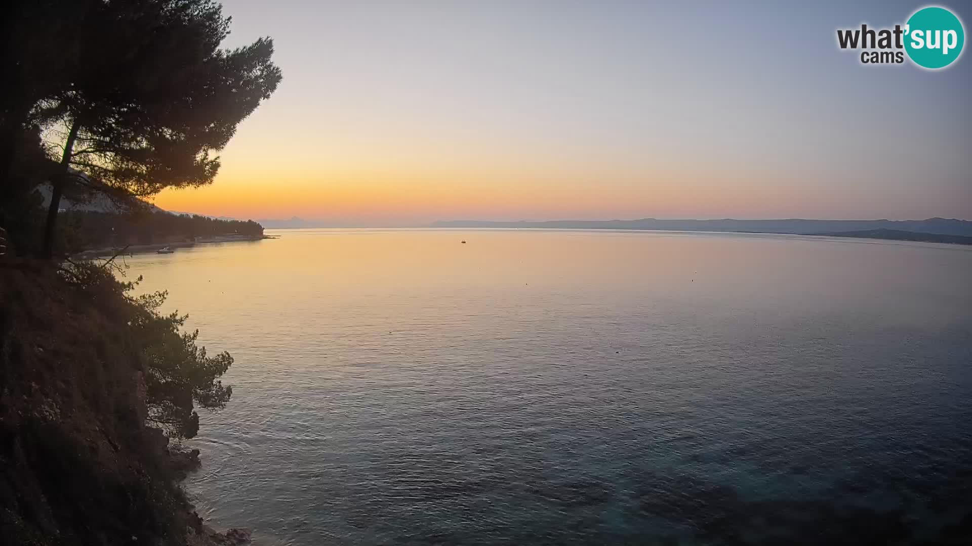 Spletna kamera Plaža Potočine Bol – Pogled v živo na plažo Borak, otok Brač